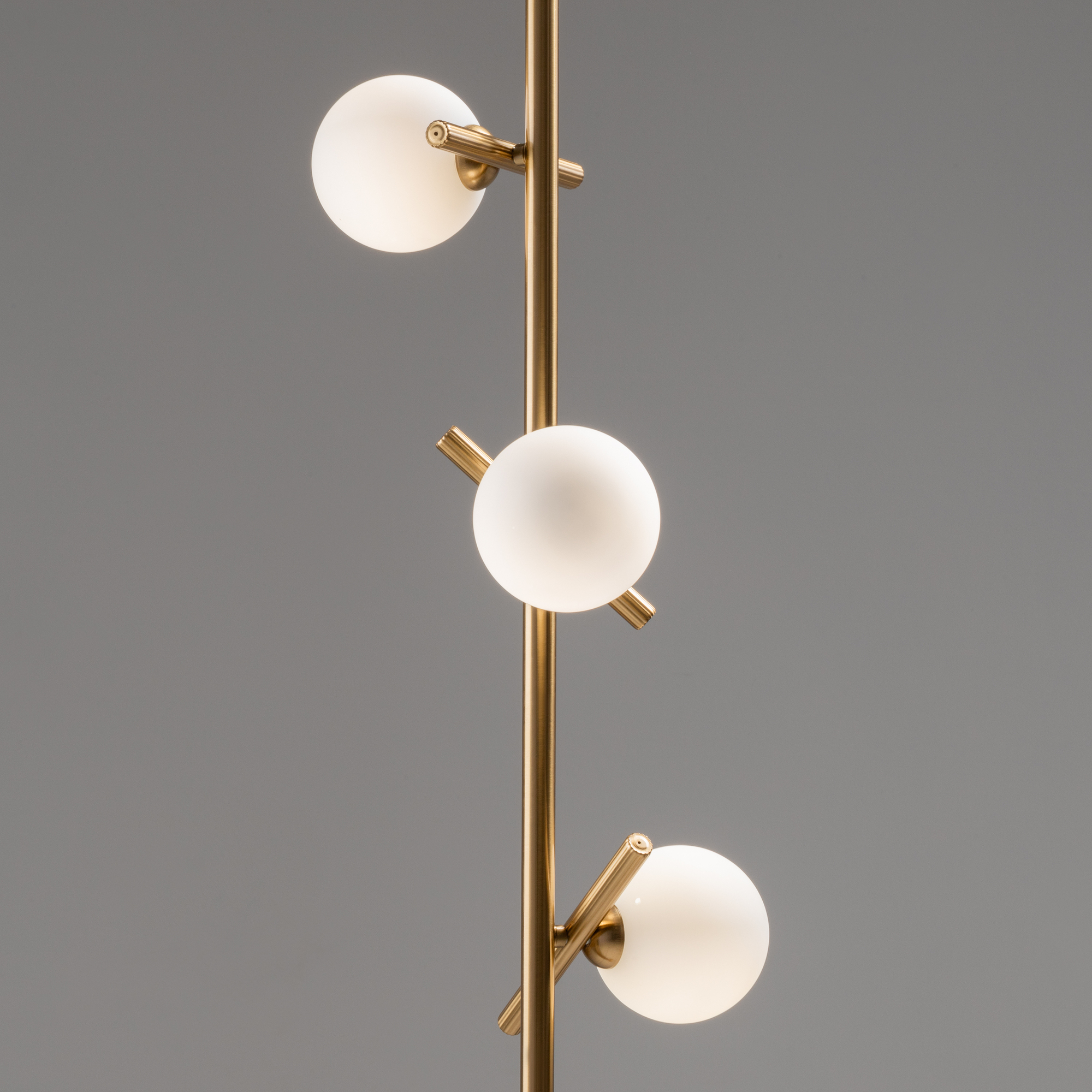 картинка Напольный светильник (торшер) Freya FR5259FL-03BS от магазина pro-decor.kz