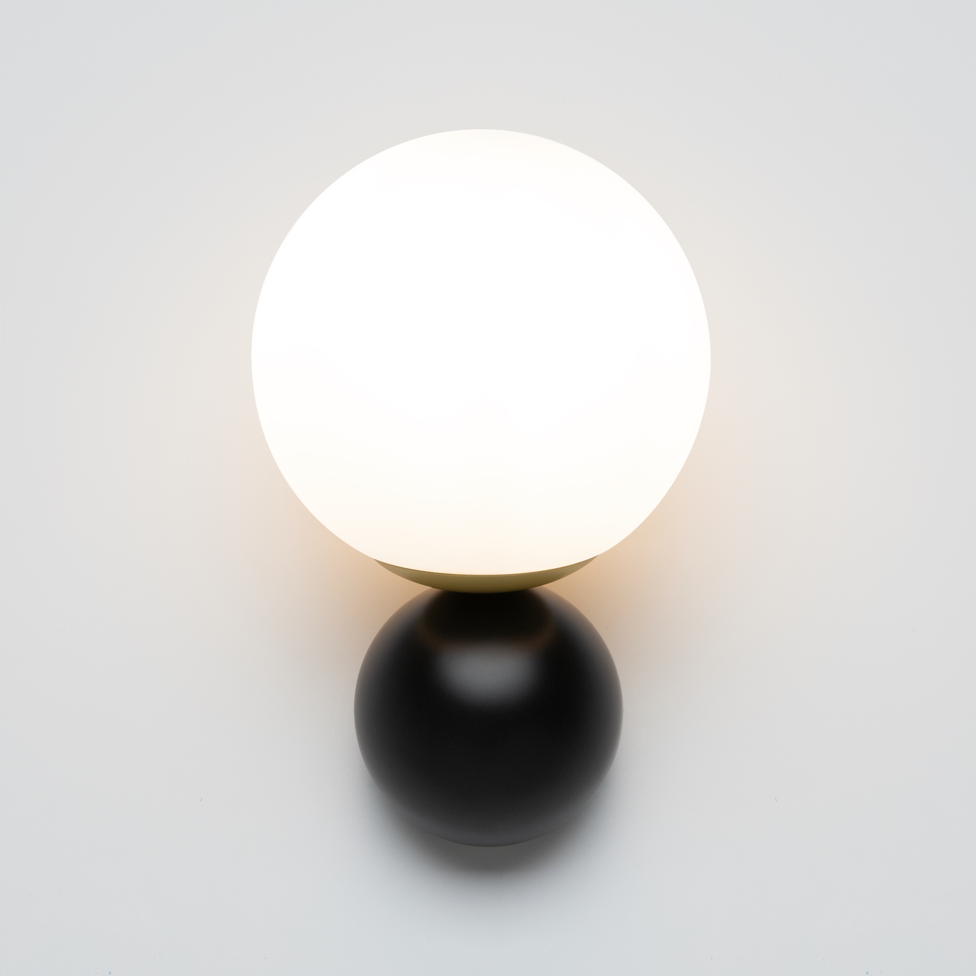 картинка Настенный светильник (бра) Maytoni MOD048WL-01G магазин pro-decor.kz являющийся официальным дистрибьютором в Казахстане картинка Настенный светильник (бра) Maytoni MOD048WL-01G от магазина pro-decor.kz