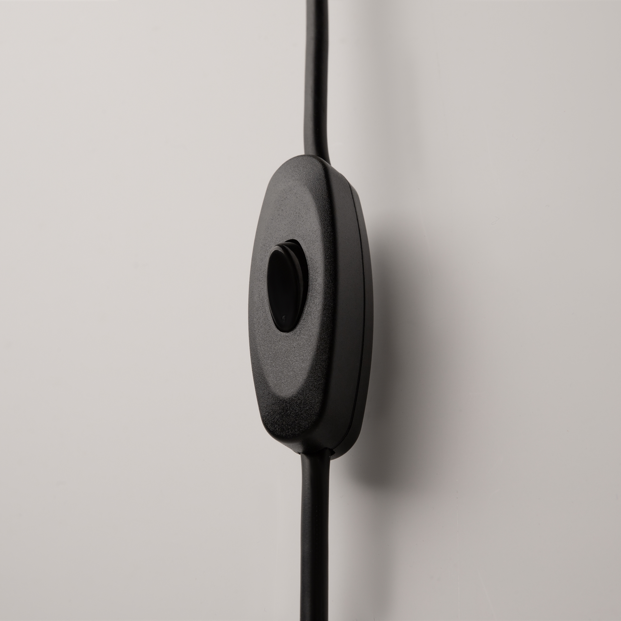 картинка Настенный светильник (бра) Maytoni MOD126WL-01B1 от магазина pro-decor.kz