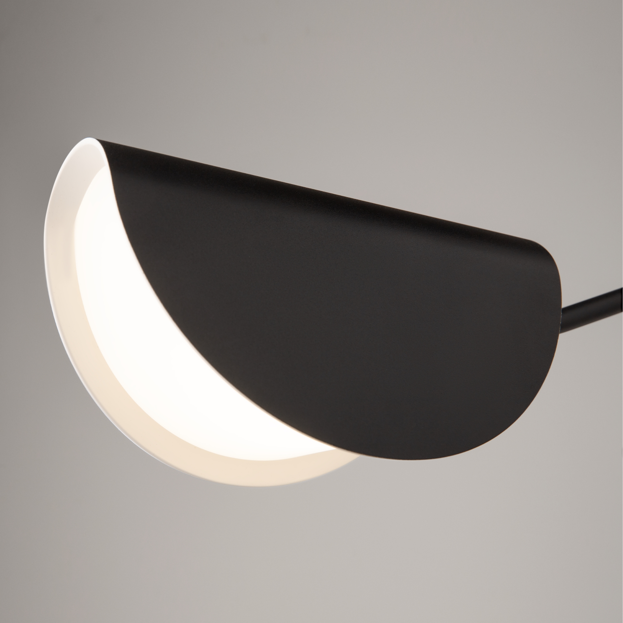 картинка Настенный светильник (бра) Maytoni MOD126WL-01B1 от магазина pro-decor.kz