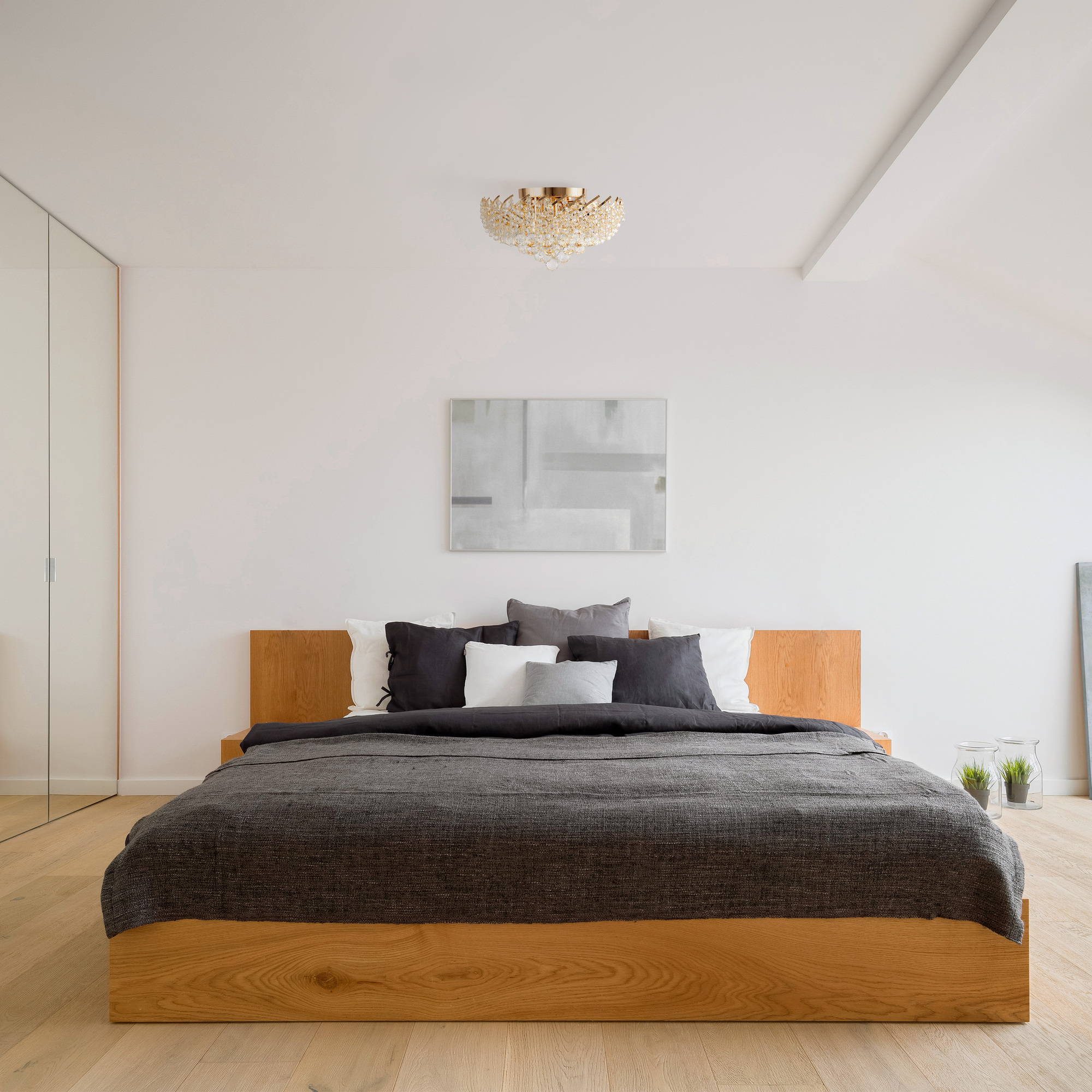 картинка Потолочная люстра Maytoni Karolina DIA120-06-G магазин pro-decor.kz являющийся официальным дистрибьютором в Казахстане картинка Потолочная люстра Maytoni Karolina DIA120-06-G от магазина pro-decor.kz