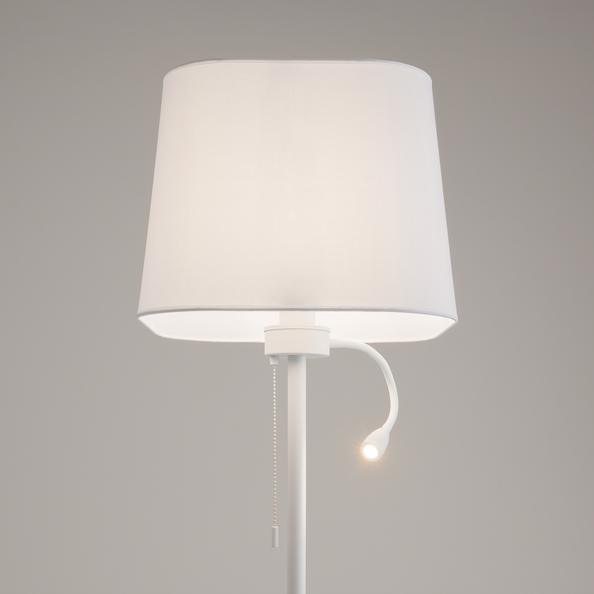 картинка Торшер Maytoni Farel Z001FL-L3W-1W магазин pro-decor.kz являющийся официальным дистрибьютором в Казахстане картинка Торшер Maytoni Farel Z001FL-L3W-1W от магазина pro-decor.kz