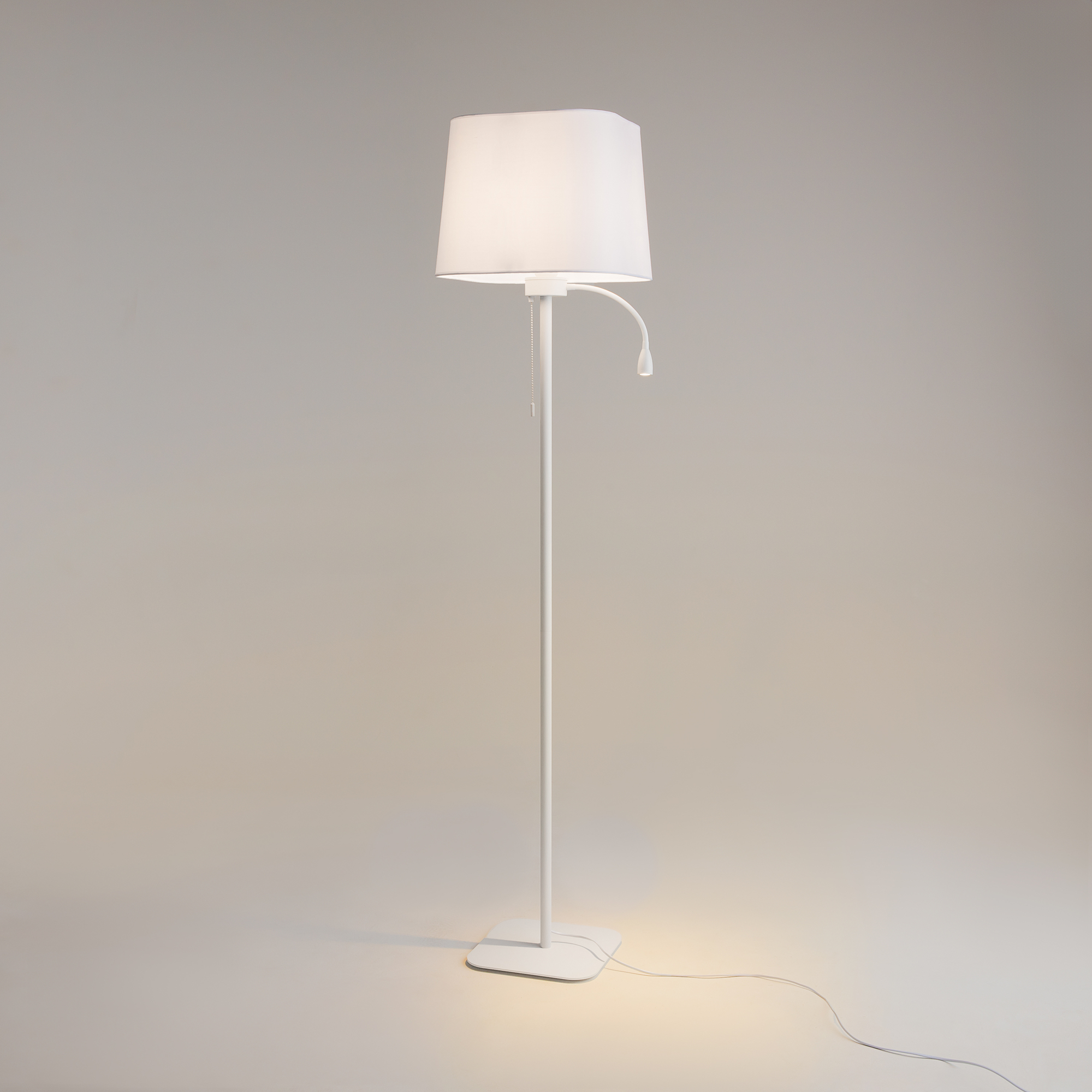 картинка Торшер Maytoni Farel Z001FL-L3W-1W магазин pro-decor.kz являющийся официальным дистрибьютором в Казахстане картинка Торшер Maytoni Farel Z001FL-L3W-1W от магазина pro-decor.kz