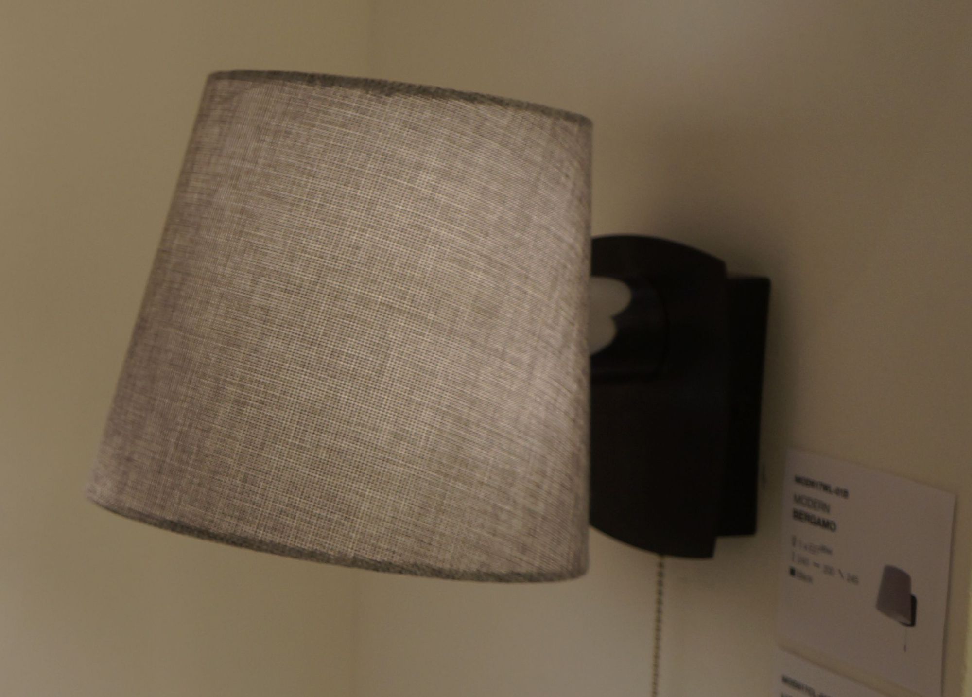картинка Бра Maytoni Bergamo MOD613WL-01B от магазина pro-decor.kz