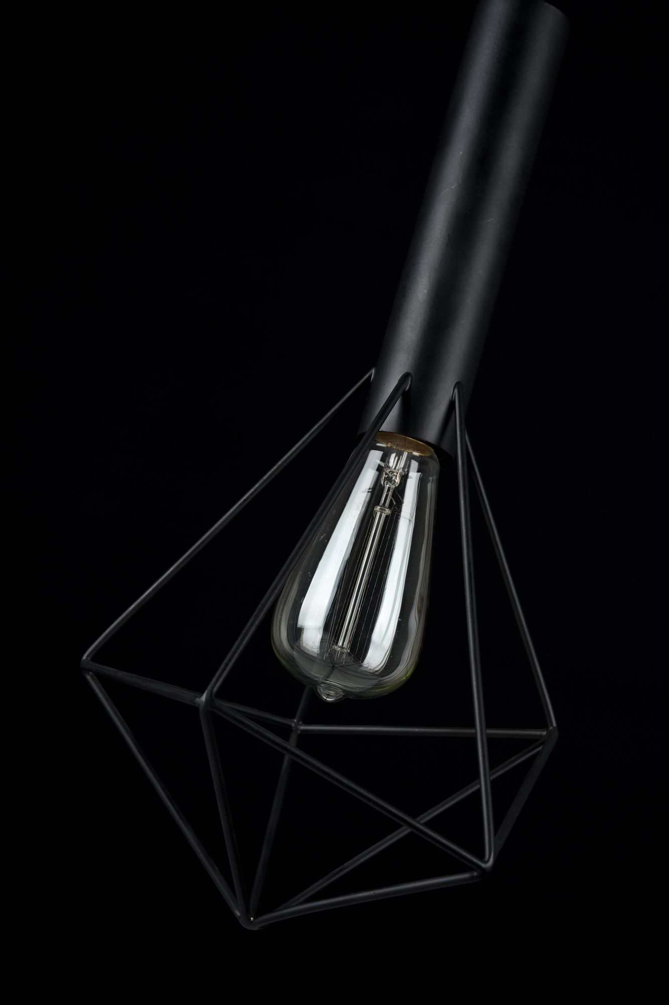 картинка Подвесной светильник Maytoni Spider T021-01-B от магазина pro-decor.kz