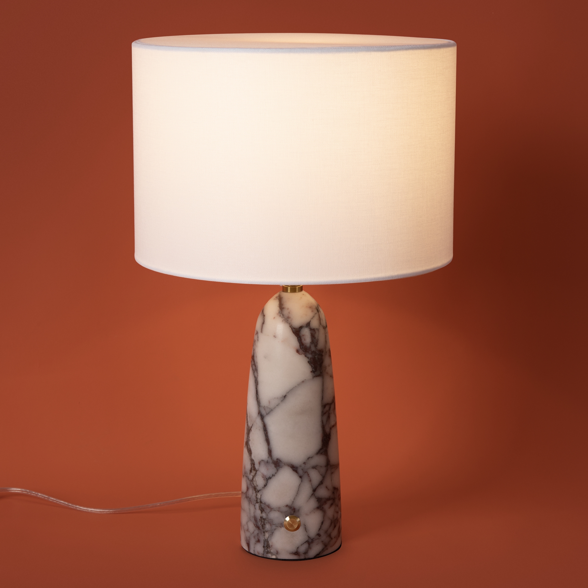 картинка Настольный светильник Freya FR2054TL-01BS1 MarmoLatte магазин pro-decor.kz являющийся официальным дистрибьютором в Казахстане картинка Настольный светильник Freya FR2054TL-01BS1 MarmoLatte от магазина pro-decor.kz