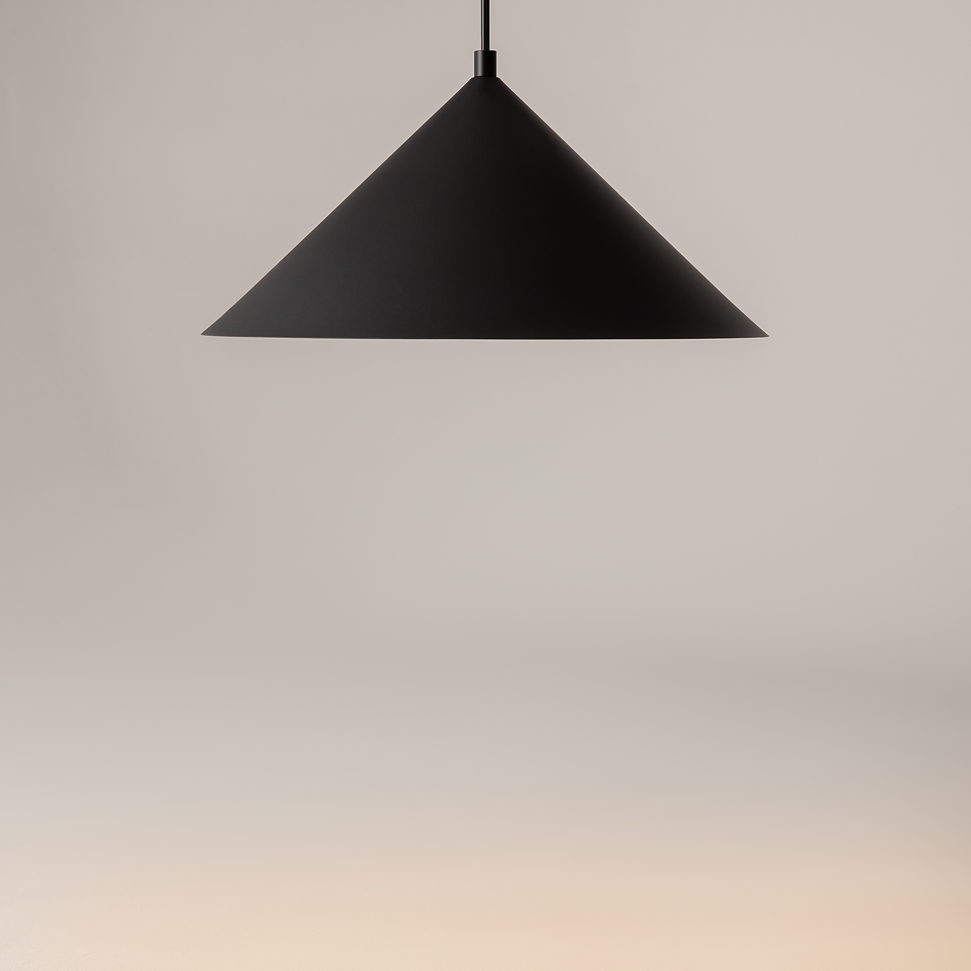 картинка Подвесной светильник Maytoni MOD167PL-01B от магазина pro-decor.kz