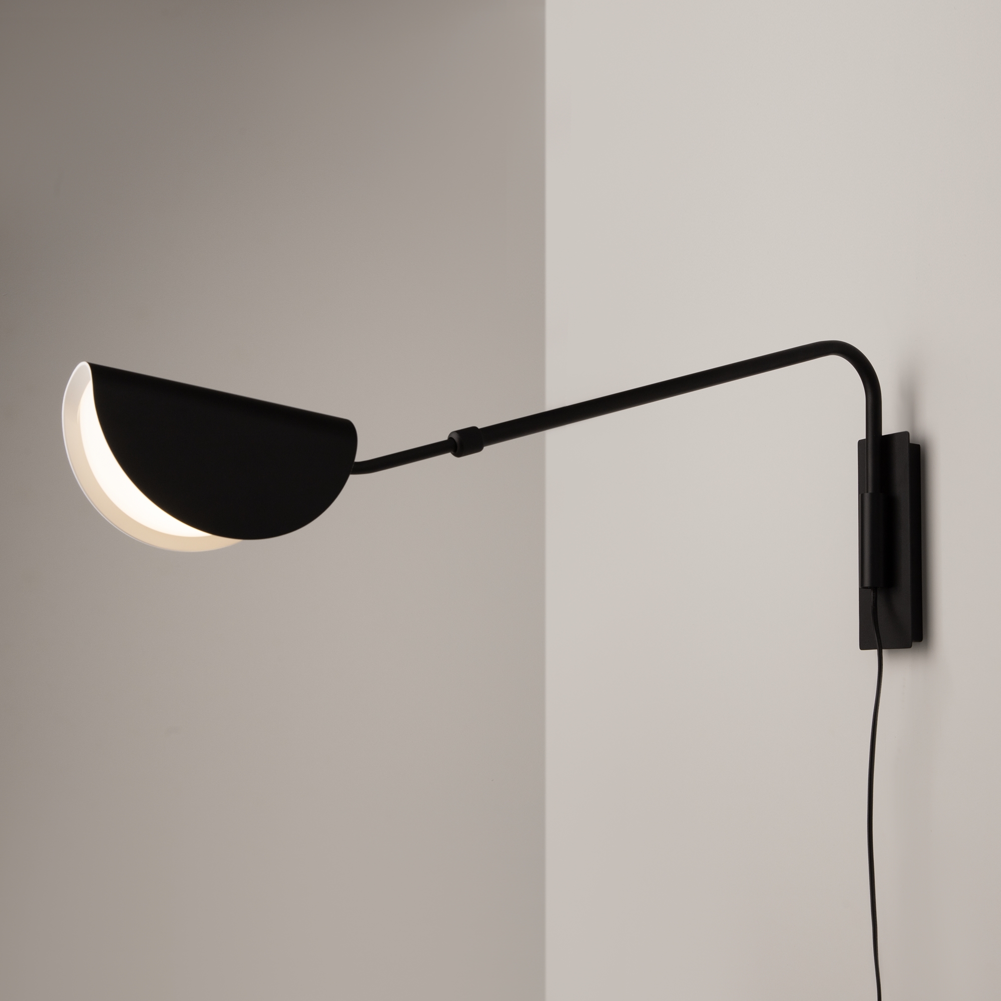 картинка Настенный светильник (бра) Maytoni MOD126WL-01B1 от магазина pro-decor.kz