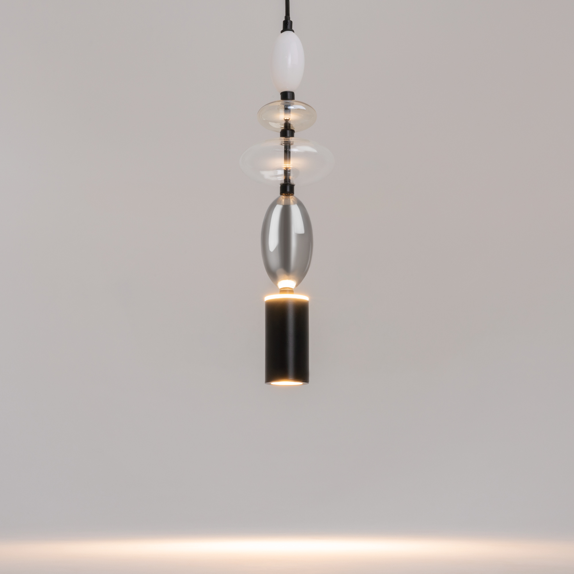 картинка Подвесной светильник Maytoni MOD071PL-L8B3K1 от магазина pro-decor.kz