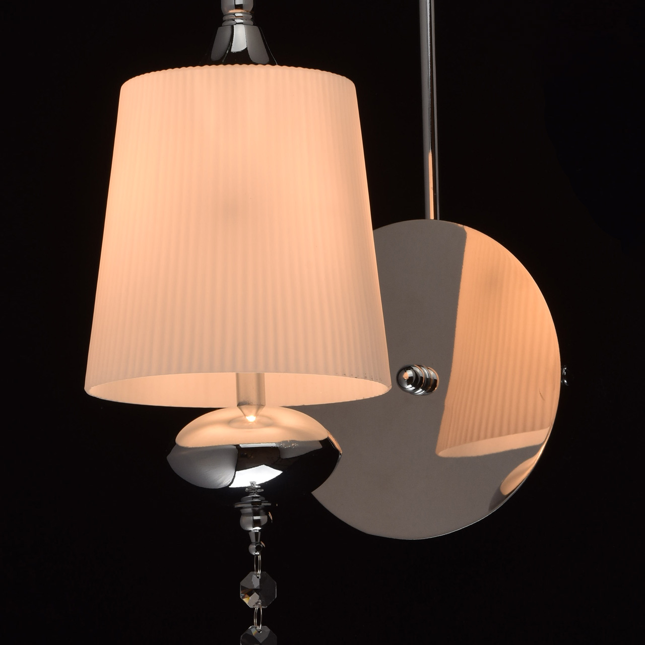картинка Бра Chiaro Фьюжен 392020601 магазин pro-decor.kz являющийся официальным дистрибьютором в Казахстане картинка Бра Chiaro Фьюжен 392020601 от магазина pro-decor.kz