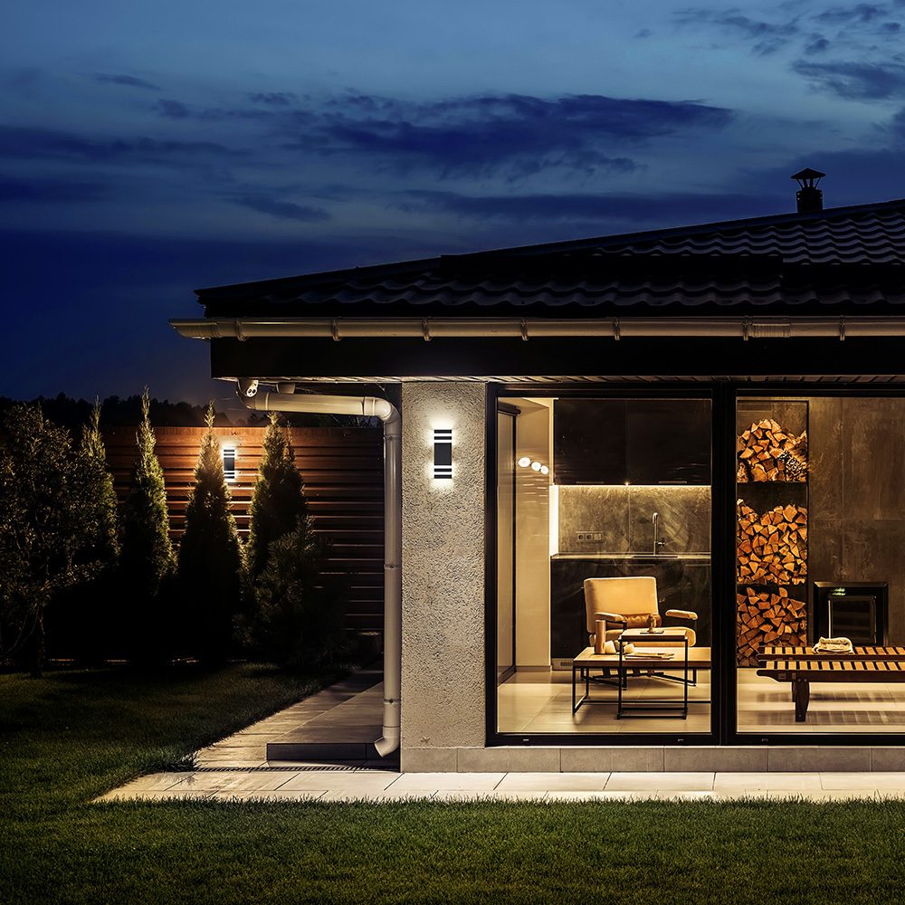 картинка Уличный настенный светильник Maytoni Unter den Linden O578WL-02B от магазина pro-decor.kz