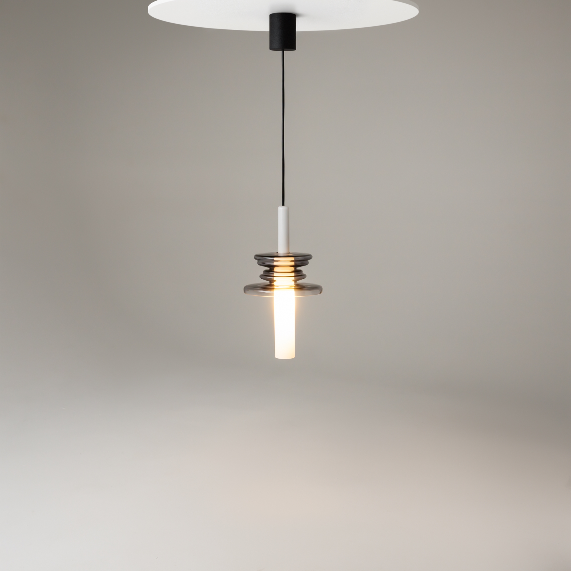 картинка Подвесной светильник Maytoni MOD255PL-01B4 магазин pro-decor.kz являющийся официальным дистрибьютором в Казахстане картинка Подвесной светильник Maytoni MOD255PL-01B4 от магазина pro-decor.kz