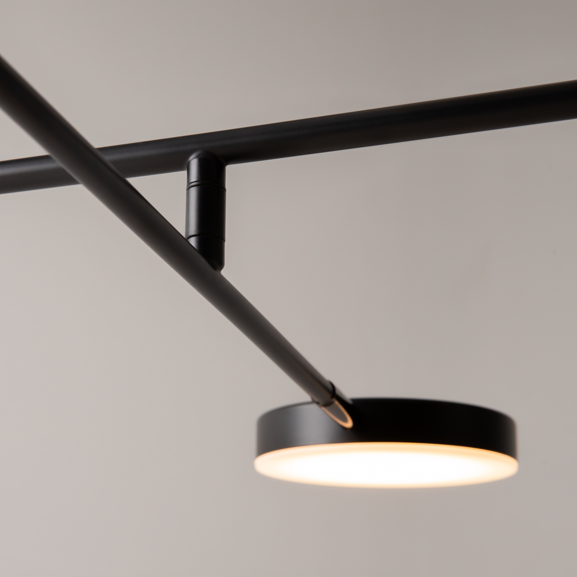 картинка Потолочный светильник Maytoni MOD070CL-L30B3K от магазина pro-decor.kz