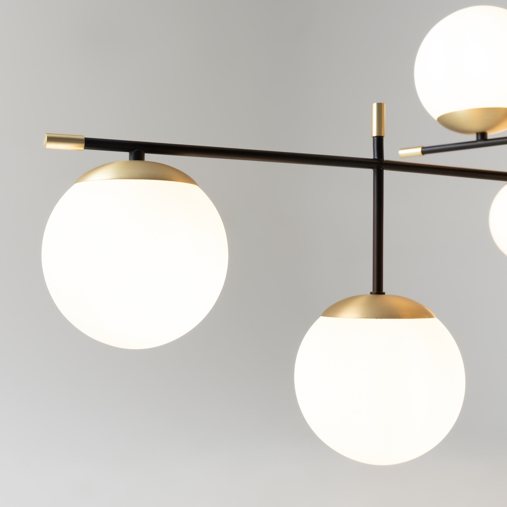 картинка Подвесной светильник Maytoni Nostalgia MOD048PL-09G от магазина pro-decor.kz