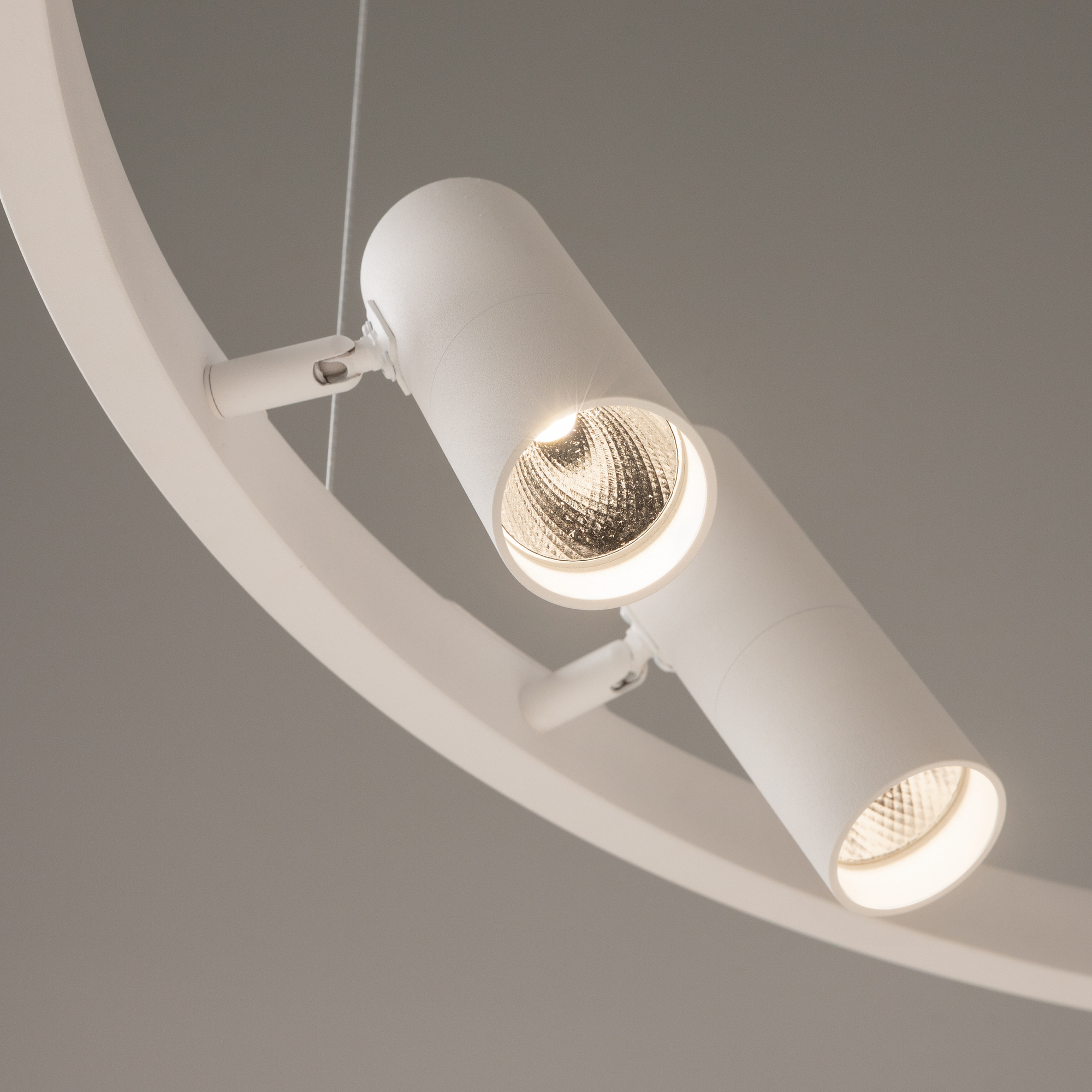 картинка Подвесной светильник Maytoni MOD102PL-L42WK от магазина pro-decor.kz