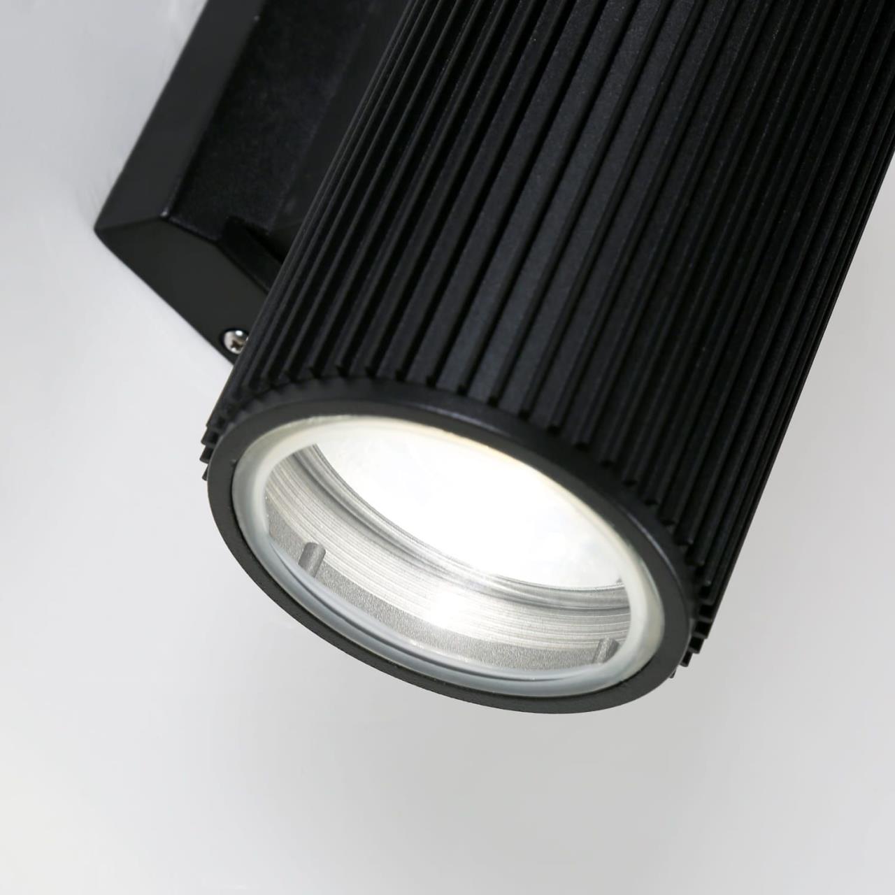 картинка Уличный настенный светильник Favourite Pola 2858-2W от магазина pro-decor.kz