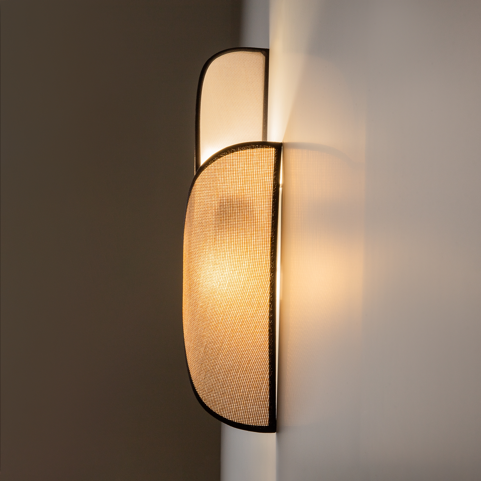 картинка Настенный светильник (бра) Maytoni MOD225WL-02B1 от магазина pro-decor.kz