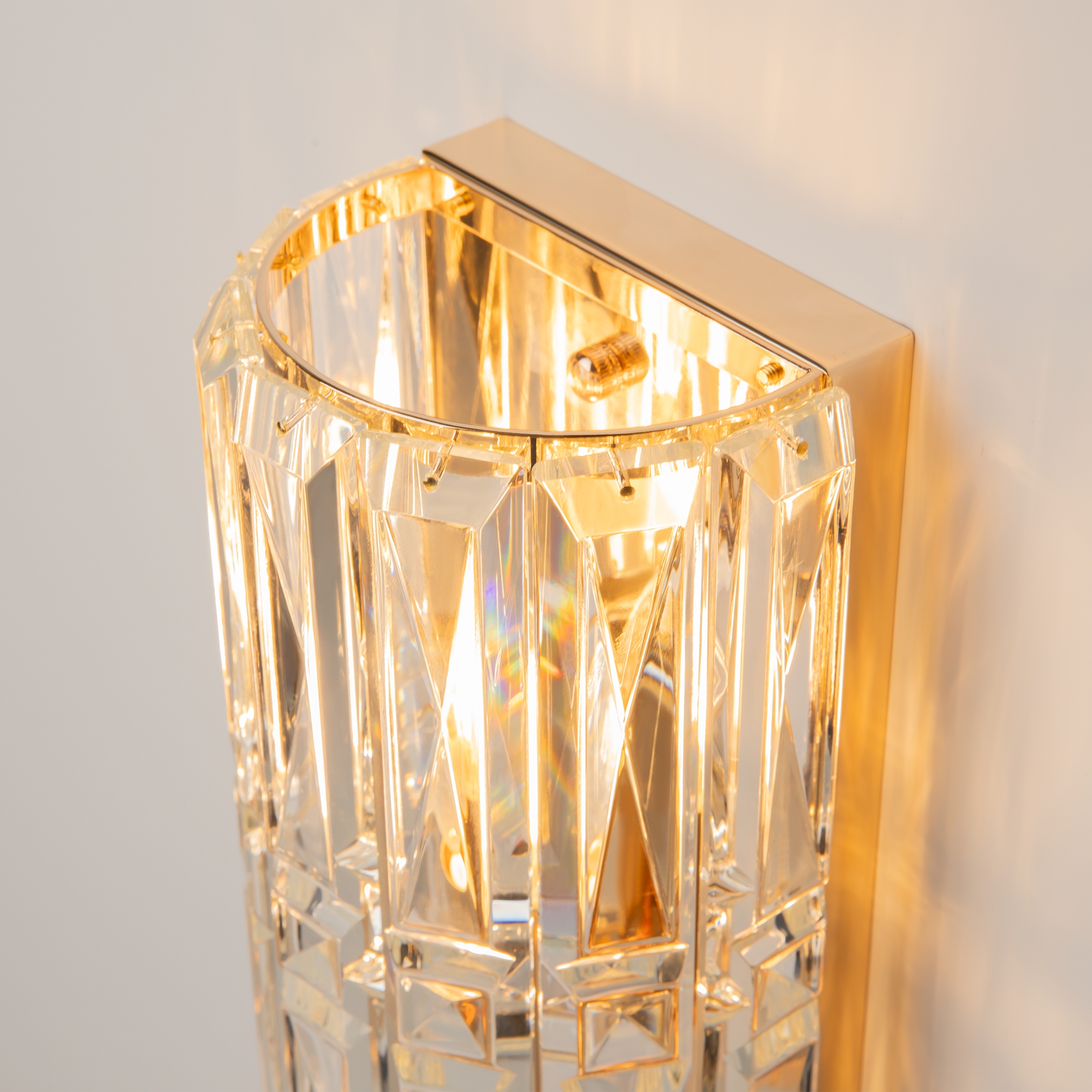 картинка Настенный светильник (бра) Maytoni MOD094WL-01G от магазина pro-decor.kz