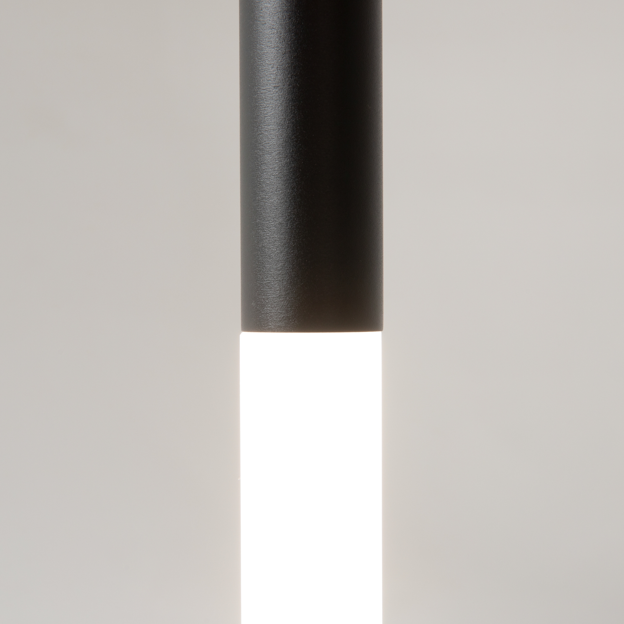 картинка Подвесной светильник Maytoni MOD157PL-L6BK магазин pro-decor.kz являющийся официальным дистрибьютором в Казахстане картинка Подвесной светильник Maytoni MOD157PL-L6BK от магазина pro-decor.kz