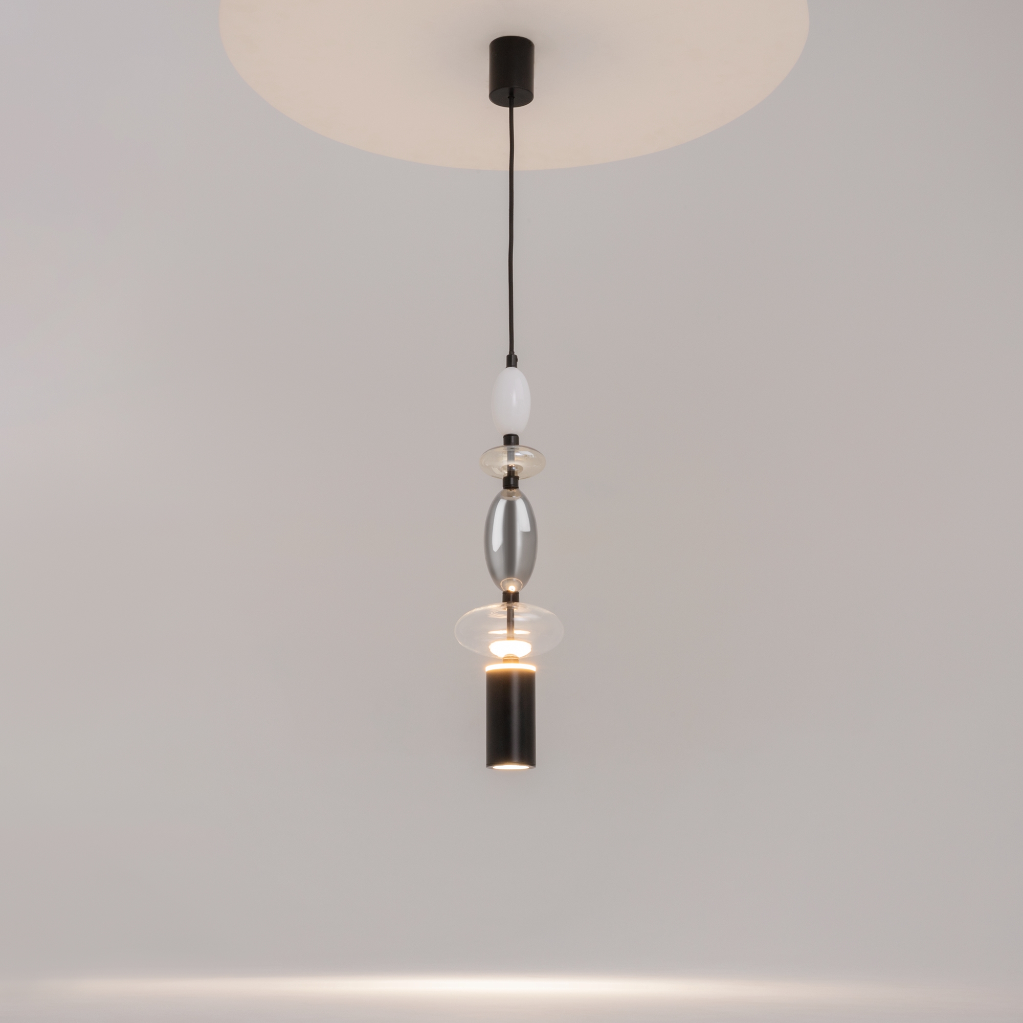 картинка Подвесной светильник Maytoni MOD071PL-L8B3K2 от магазина pro-decor.kz