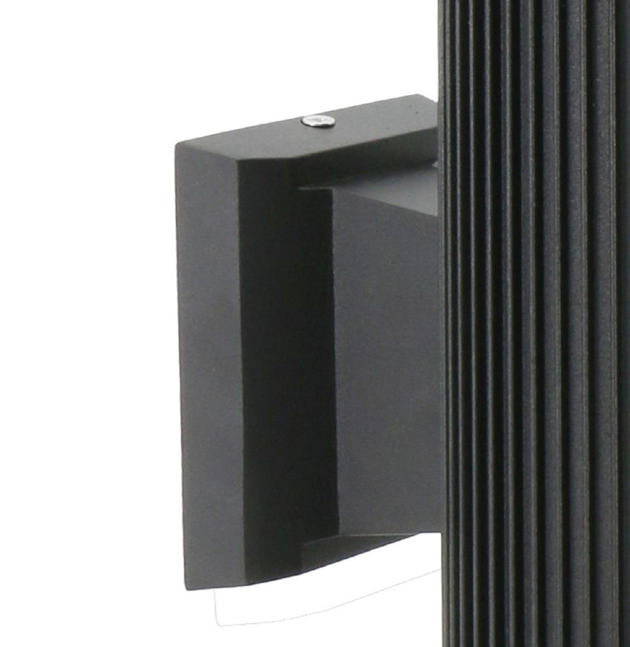 картинка Уличный настенный светильник Favourite Pola 2858-2W от магазина pro-decor.kz
