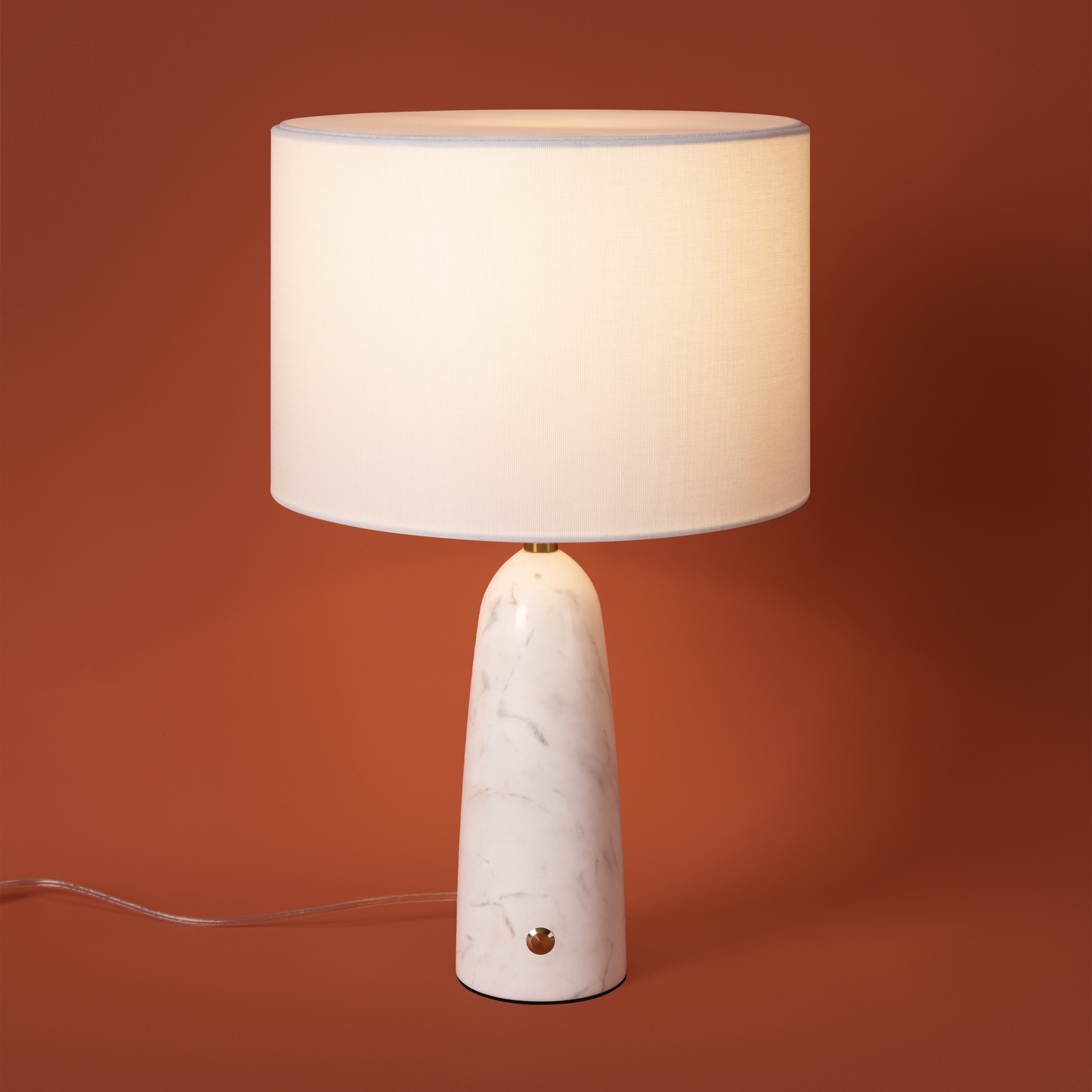 картинка Настольный светильник Freya FR2054TL-01BS3 MarmoLatte магазин pro-decor.kz являющийся официальным дистрибьютором в Казахстане картинка Настольный светильник Freya FR2054TL-01BS3 MarmoLatte от магазина pro-decor.kz