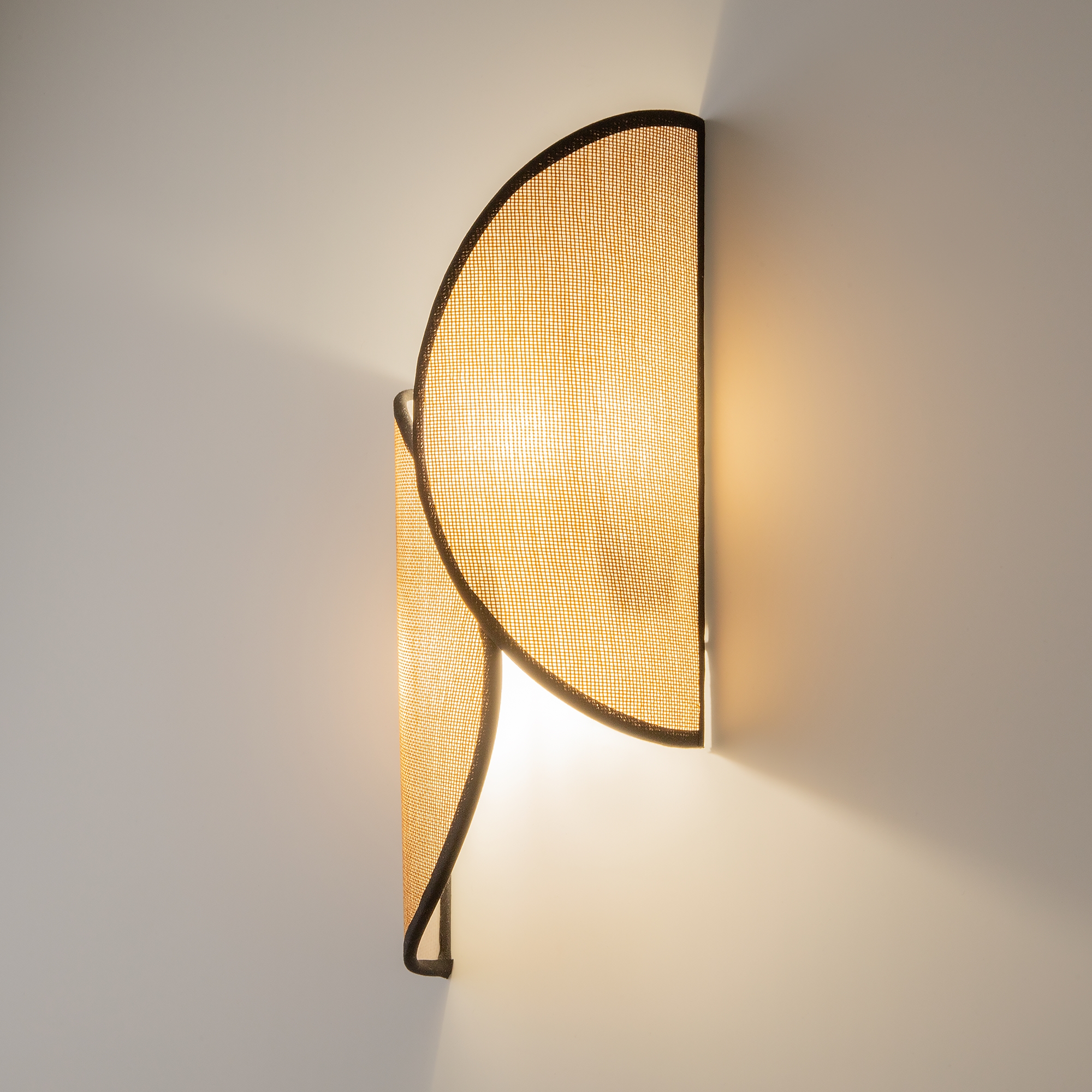 картинка Настенный светильник (бра) Maytoni MOD225WL-02B2 от магазина pro-decor.kz