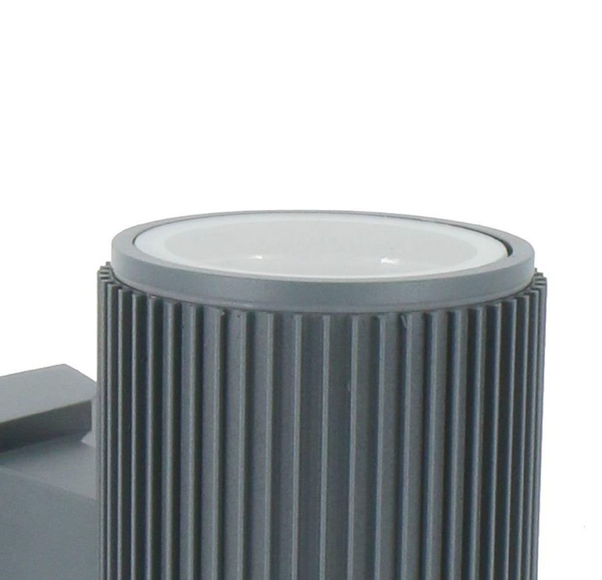 картинка Уличный настенный светильник Favourite Pola 2859-1W от магазина pro-decor.kz