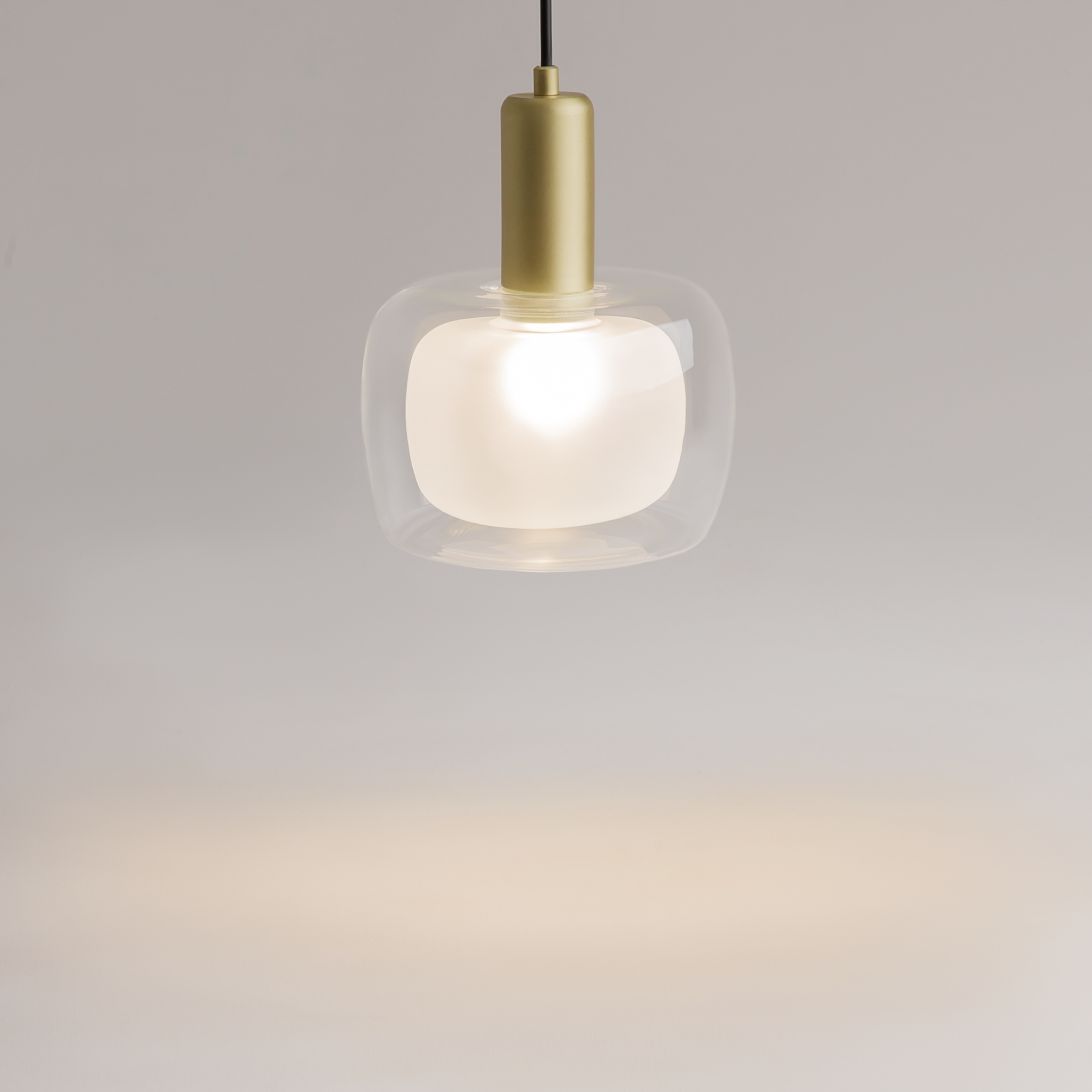 картинка Подвесной светильник Maytoni MOD411PL-01G от магазина pro-decor.kz