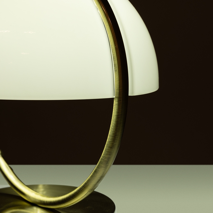 картинка Настольный светильник Arte Lamp BANKER A5041LT-1AB от магазина pro-decor.kz