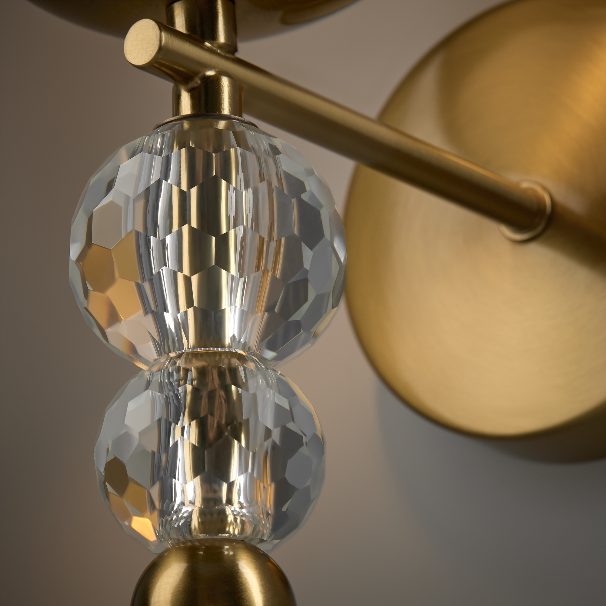 картинка Настенный светильник (бра) Freya FR1009WL-01BS магазин pro-decor.kz являющийся официальным дистрибьютором в Казахстане картинка Настенный светильник (бра) Freya FR1009WL-01BS от магазина pro-decor.kz