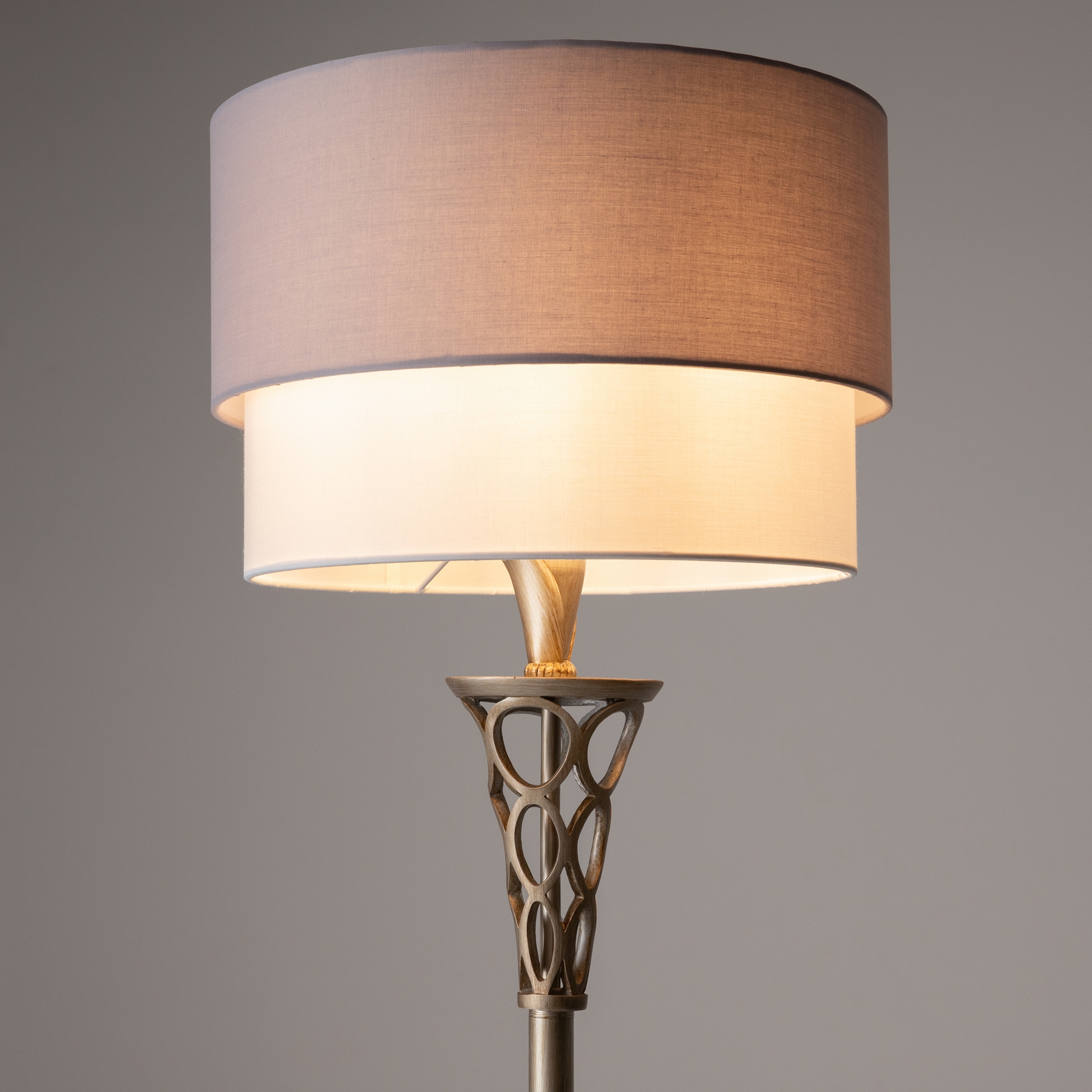 картинка Торшер Maytoni Lillian H311-FL-01-G магазин pro-decor.kz являющийся официальным дистрибьютором в Казахстане картинка Торшер Maytoni Lillian H311-FL-01-G от магазина pro-decor.kz