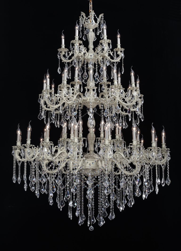 картинка Каскадная люстра Lucia Tucci Barletta 122.60 Cream White магазин pro-decor.kz являющийся официальным дистрибьютором в Казахстане картинка Каскадная люстра Lucia Tucci Barletta 122.60 Cream White от магазина pro-decor.kz
