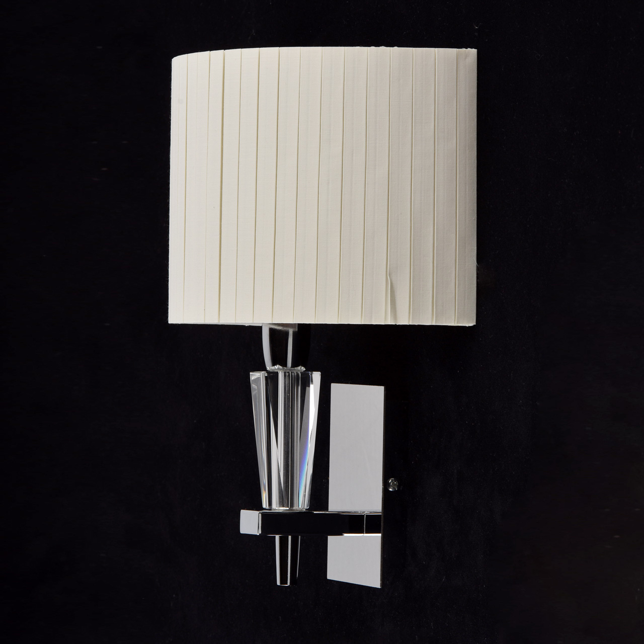 картинка Бра Chiaro Инесса 460020401 от магазина pro-decor.kz