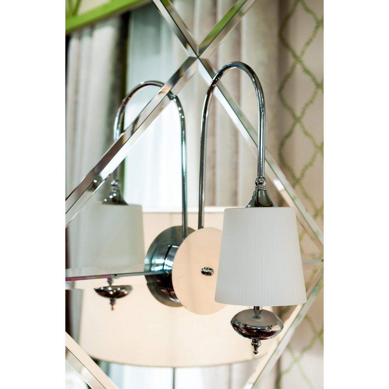 картинка Бра Chiaro Фьюжен 392020601 магазин pro-decor.kz являющийся официальным дистрибьютором в Казахстане картинка Бра Chiaro Фьюжен 392020601 от магазина pro-decor.kz