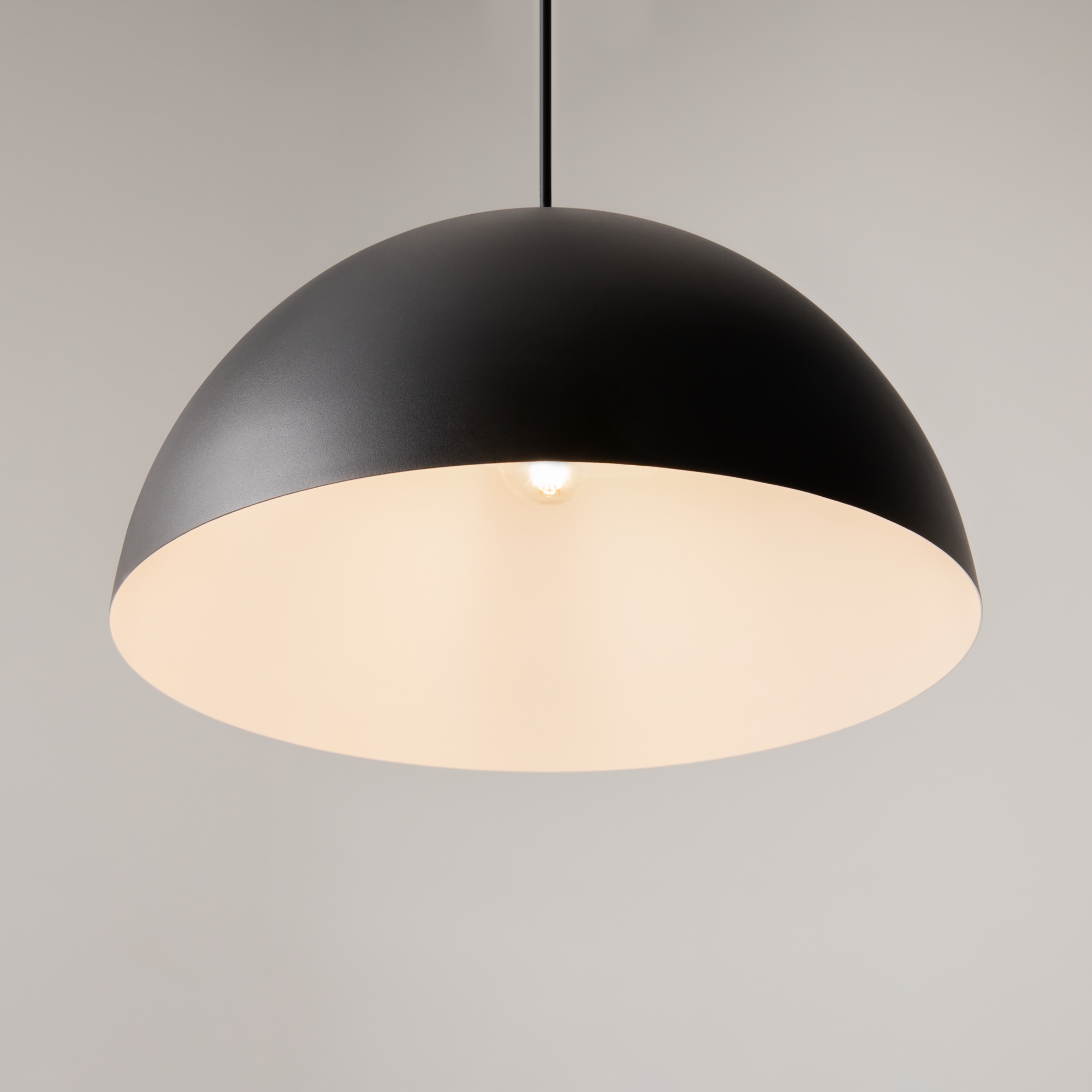 картинка Подвесной светильник Maytoni MOD168PL-01B магазин pro-decor.kz являющийся официальным дистрибьютором в Казахстане картинка Подвесной светильник Maytoni MOD168PL-01B от магазина pro-decor.kz