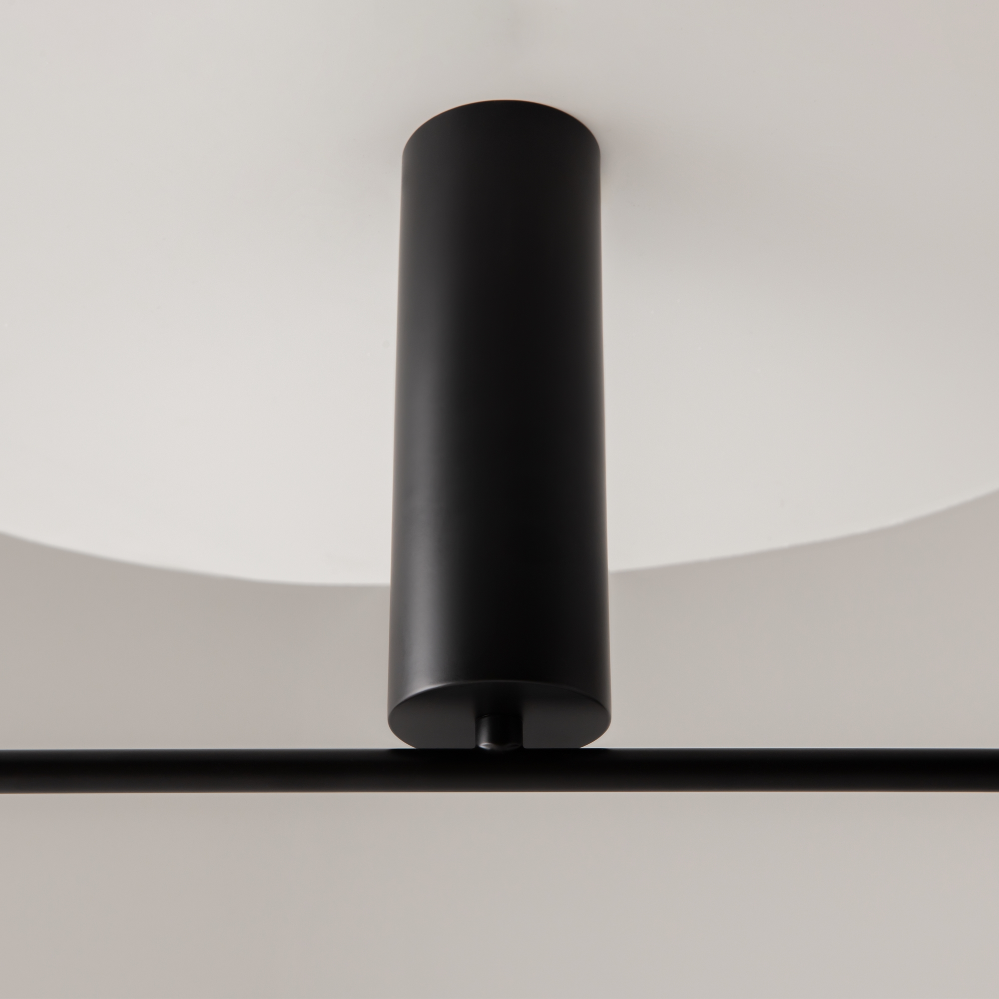 картинка Потолочный светильник Maytoni MOD070CL-L30B3K от магазина pro-decor.kz