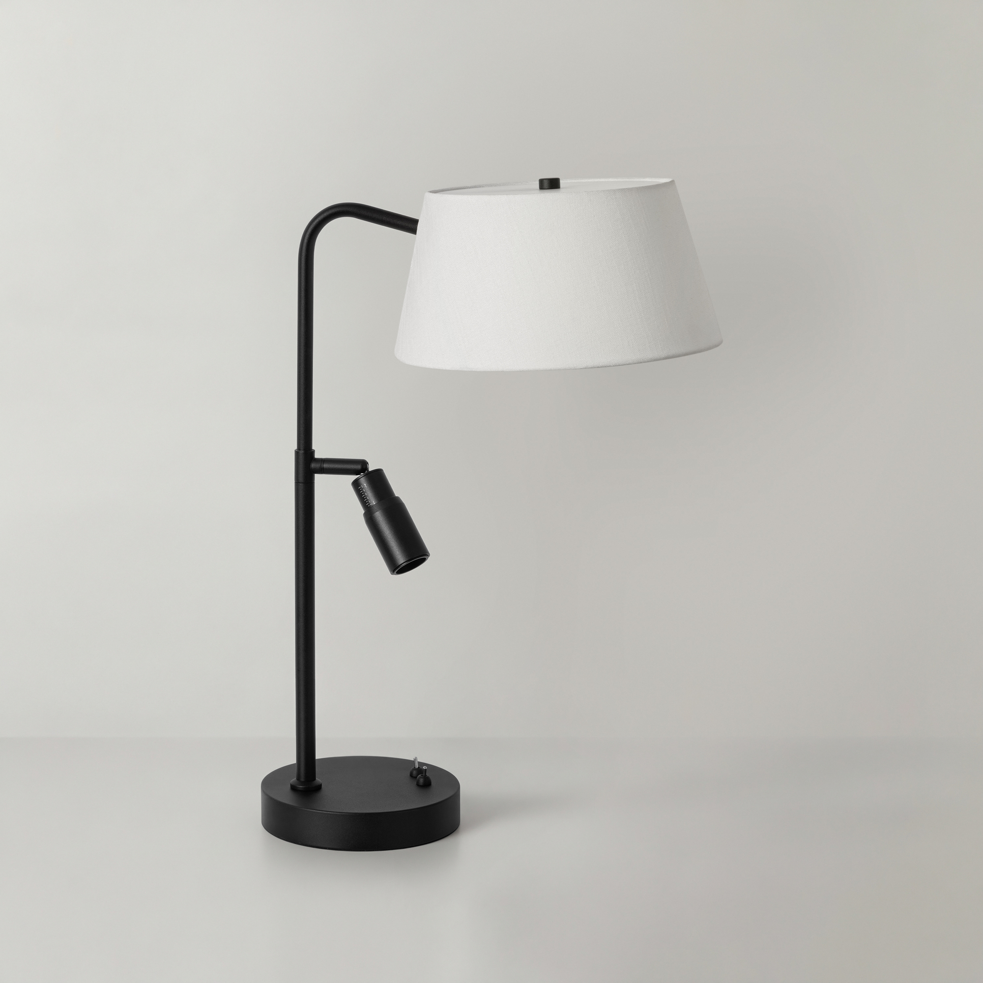 картинка Настольный светильник Freya FR2066TL-L40B FLINT магазин pro-decor.kz являющийся официальным дистрибьютором в Казахстане картинка Настольный светильник Freya FR2066TL-L40B FLINT от магазина pro-decor.kz