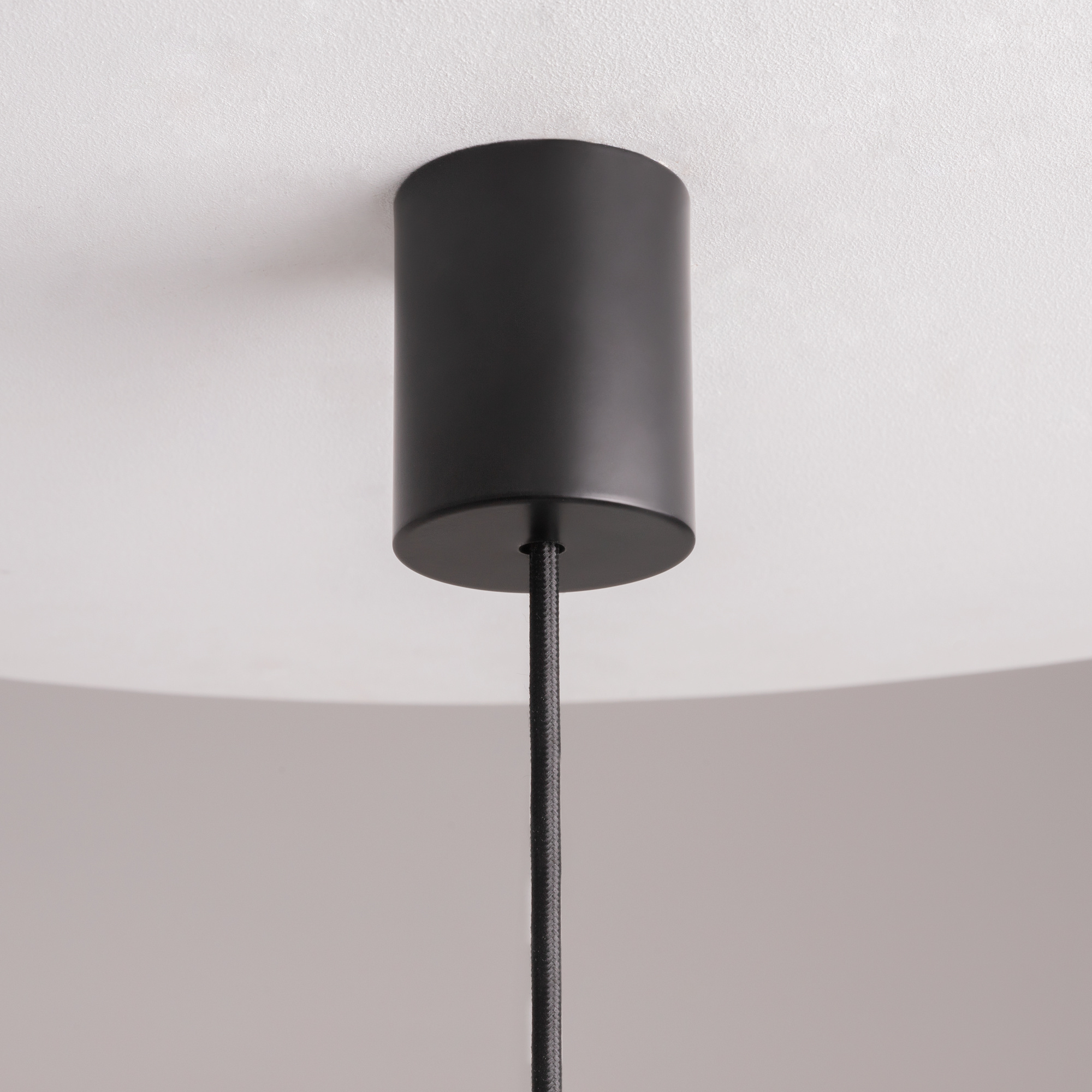 картинка Подвесной светильник Maytoni MOD071PL-L8B3K1 от магазина pro-decor.kz