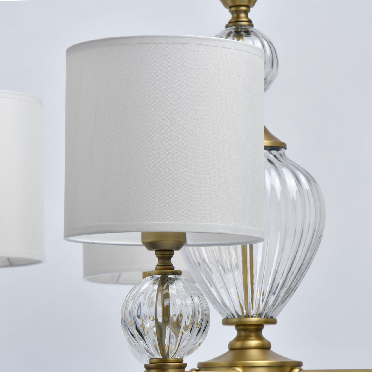 картинка Подвесная люстра Chiaro Оделия 619011305 от магазина pro-decor.kz