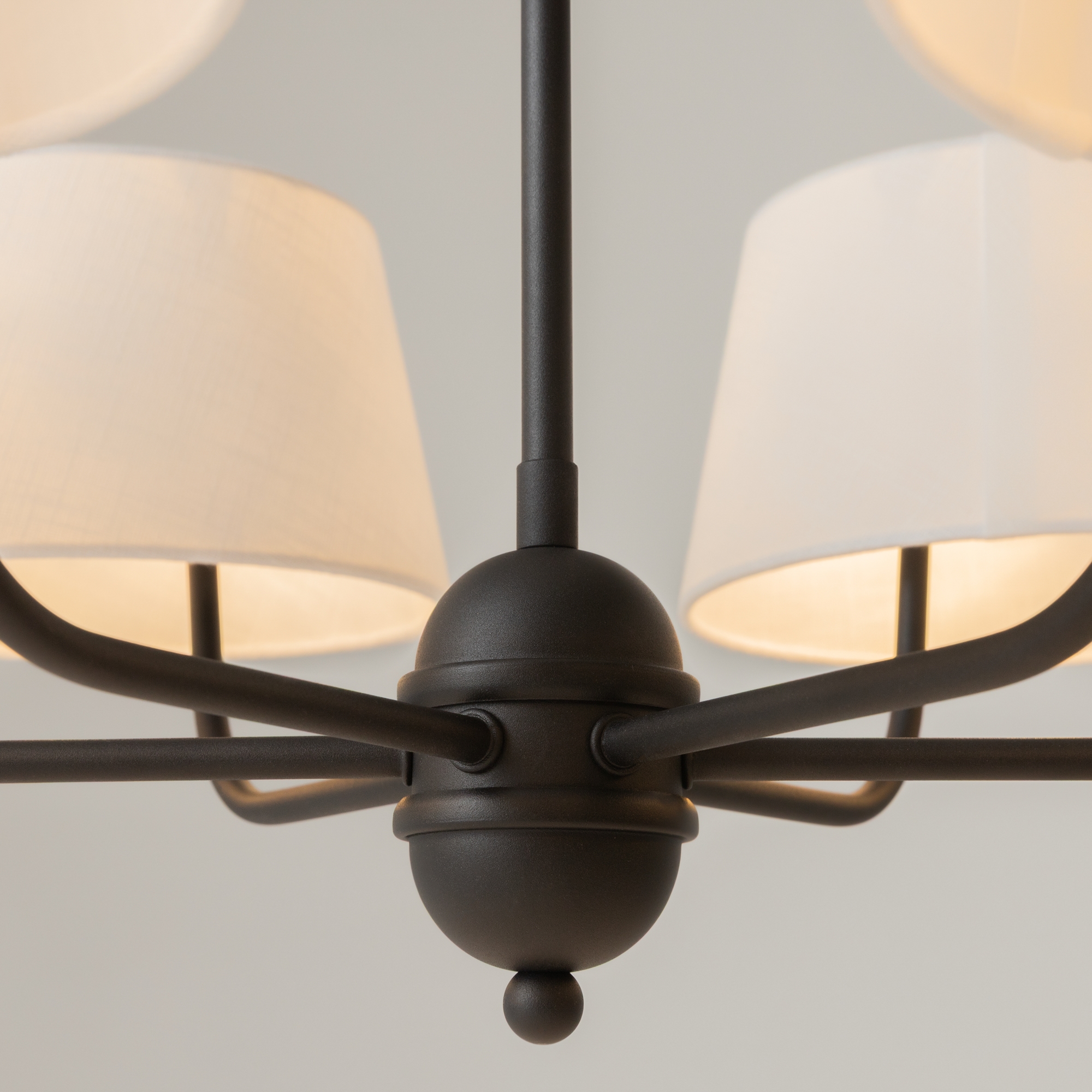 картинка Люстра Maytoni MOD360PL-06B от магазина pro-decor.kz