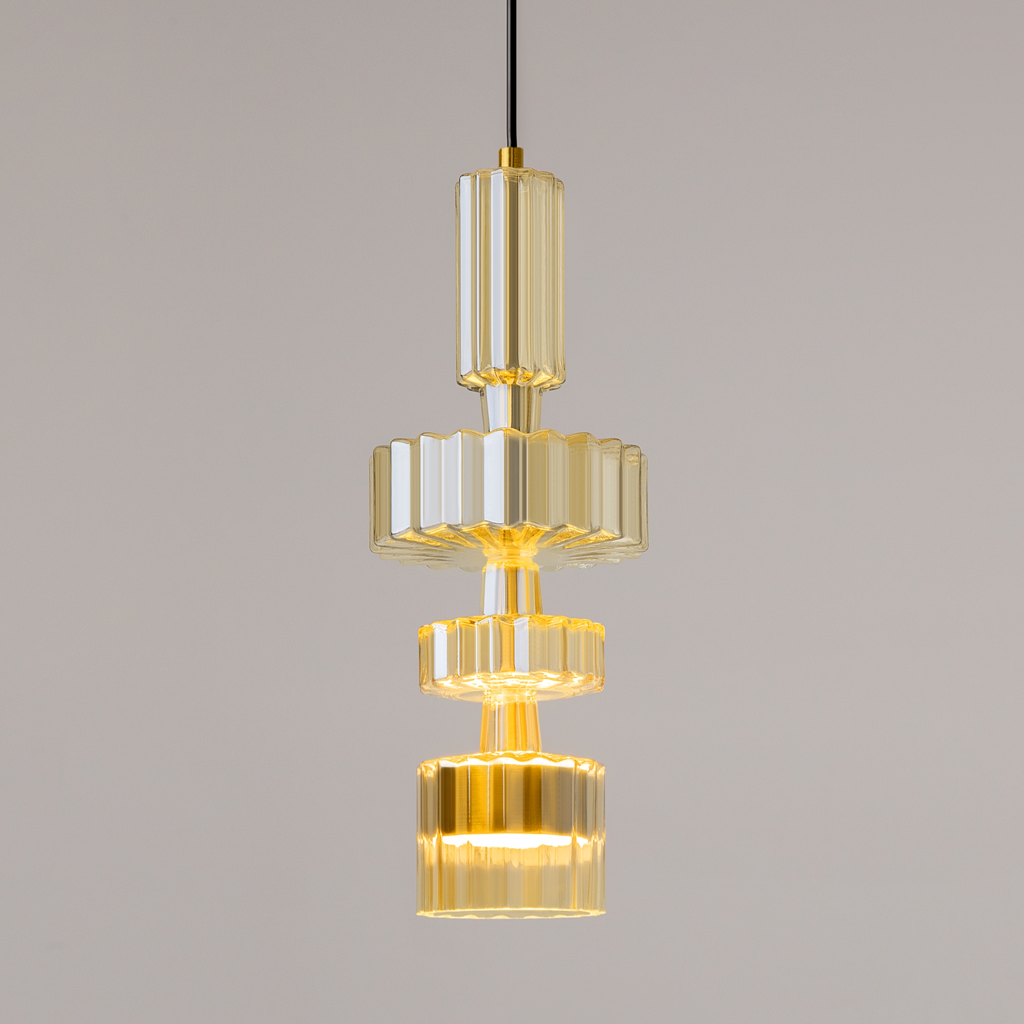картинка Подвесной светильник Maytoni MOD253PL-L18BS3K3 магазин pro-decor.kz являющийся официальным дистрибьютором в Казахстане картинка Подвесной светильник Maytoni MOD253PL-L18BS3K3 от магазина pro-decor.kz