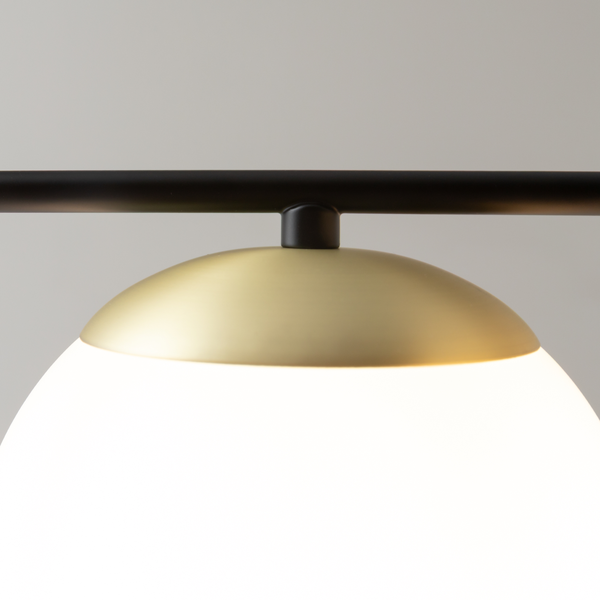 картинка Потолочная люстра Maytoni Nostalgia MOD048CL-06G от магазина pro-decor.kz