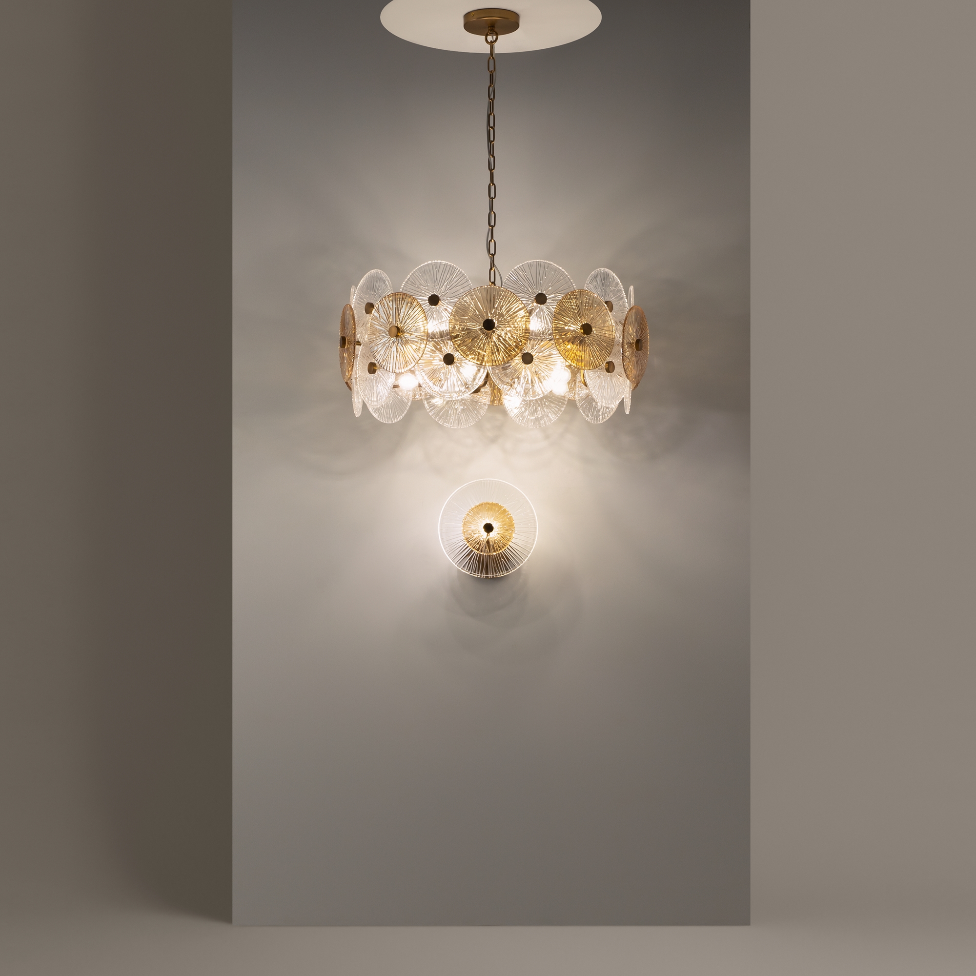 картинка Подвесной светильник Maytoni MOD007PL-10G от магазина pro-decor.kz