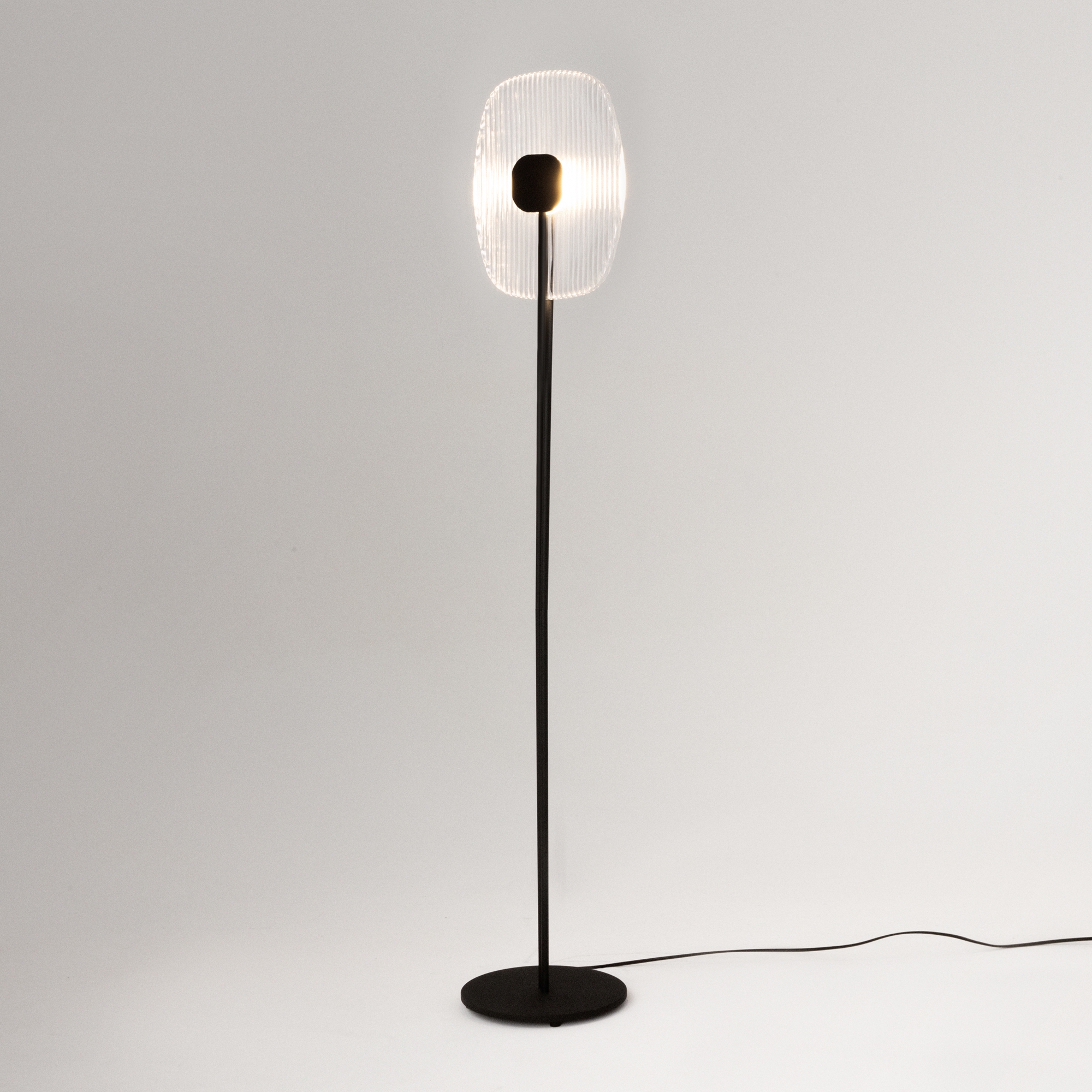 картинка Напольный светильник (торшер) Maytoni MOD152FL-L1BK от магазина pro-decor.kz