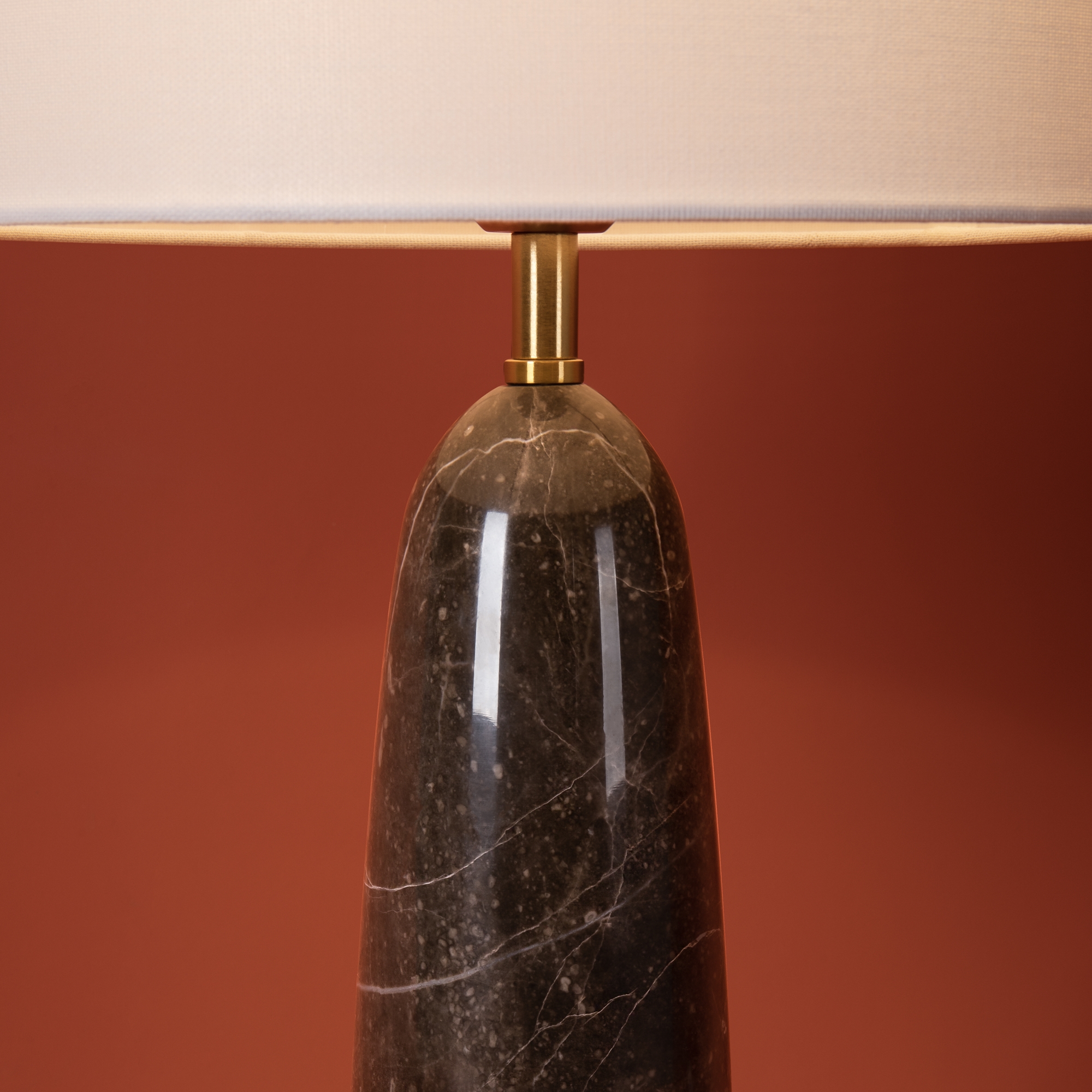 картинка Настольный светильник Freya FR2054TL-01BS2 MarmoLatte от магазина pro-decor.kz