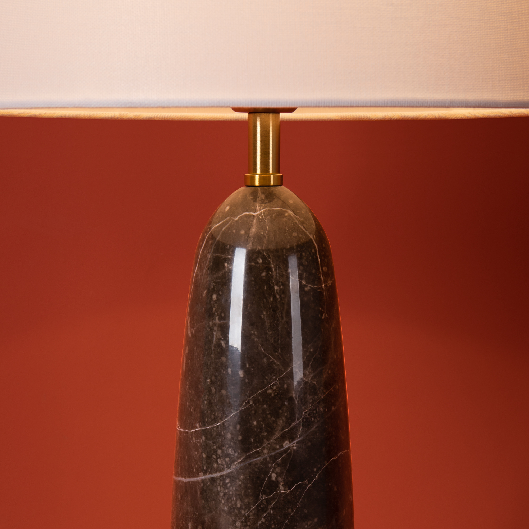 картинка Настольный светильник Freya FR2054TL-01BS2 MarmoLatte от магазина pro-decor.kz