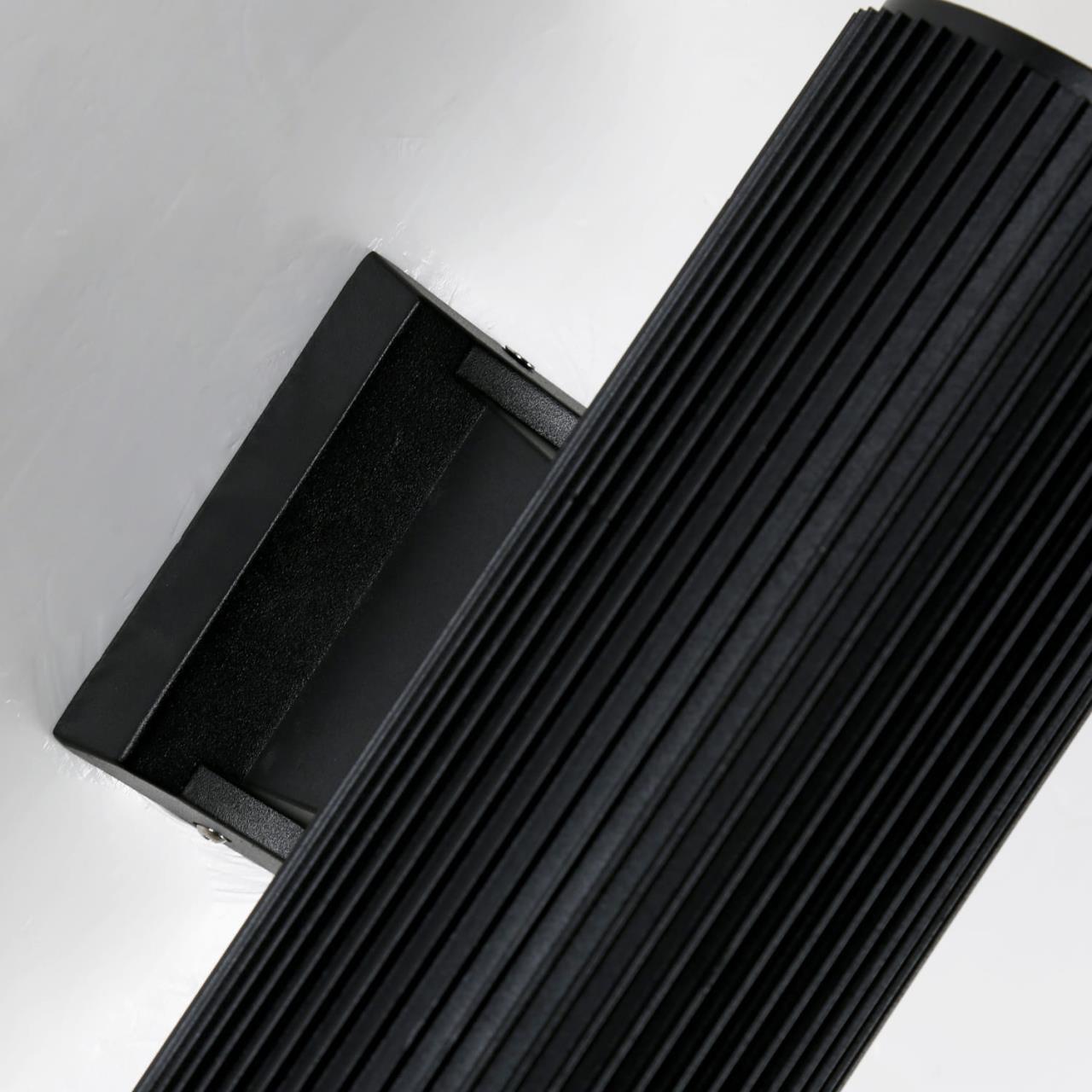 картинка Уличный настенный светильник Favourite Pola 2858-2W от магазина pro-decor.kz
