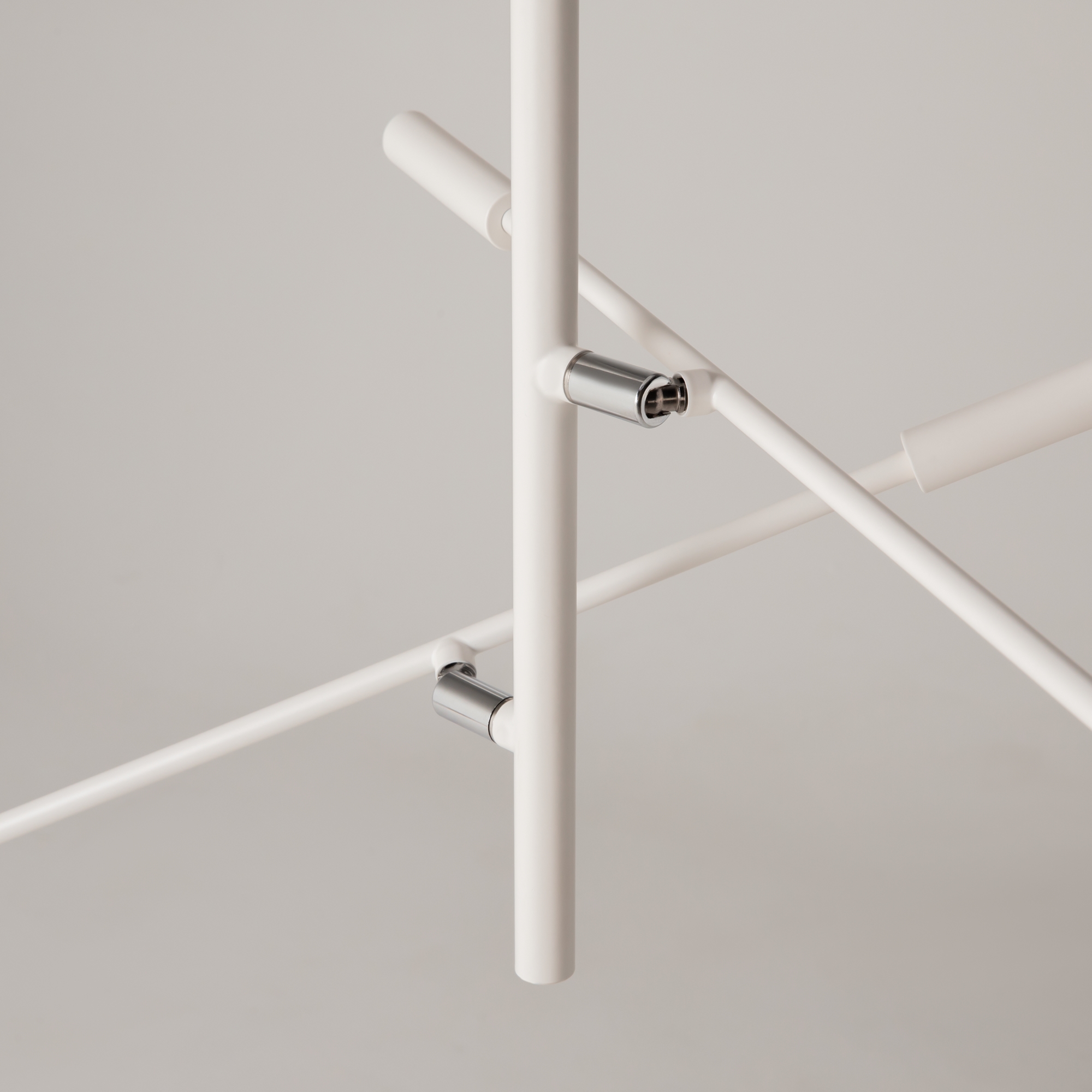 картинка Подвесной светильник Maytoni MOD070CL-L15W3K1 от магазина pro-decor.kz