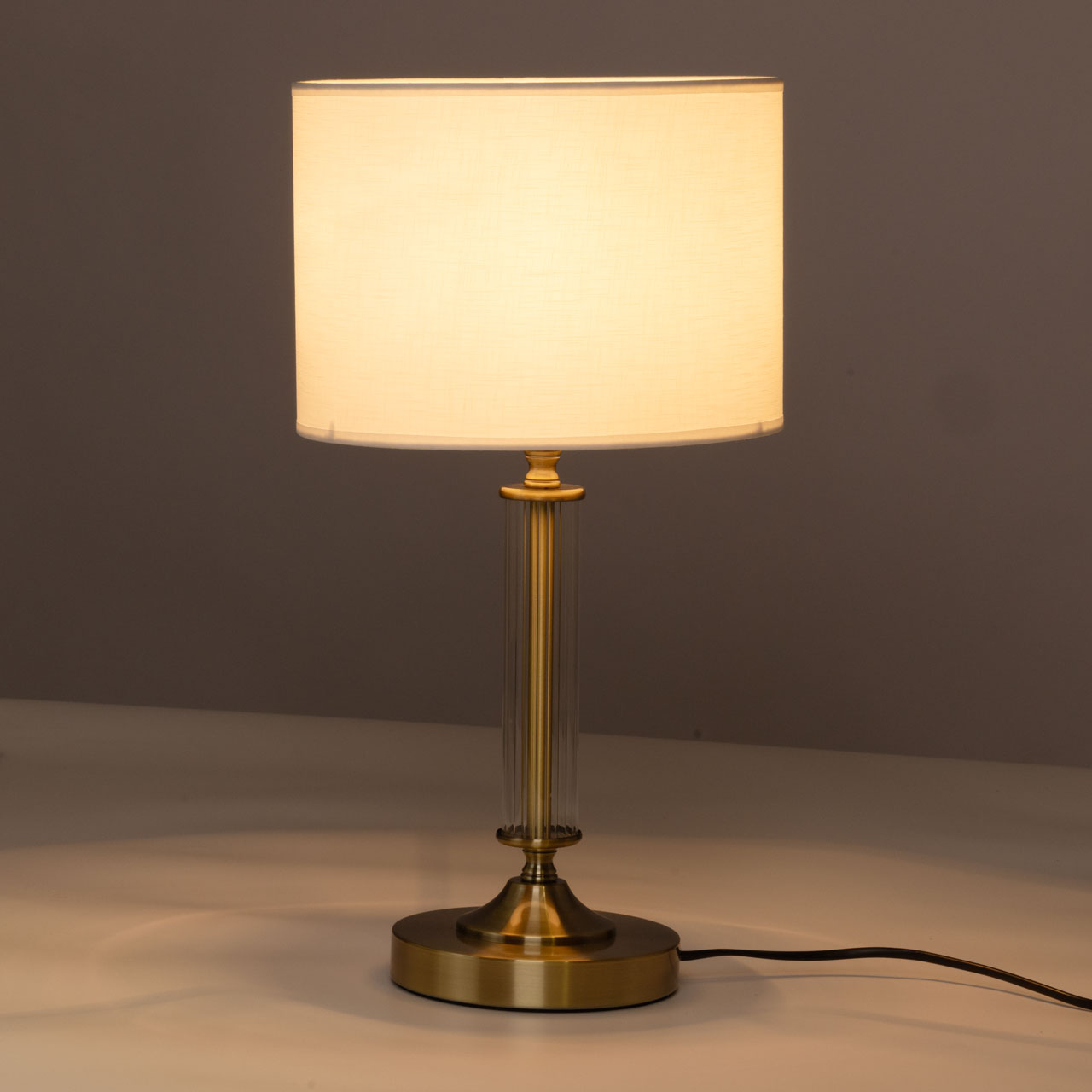 картинка 667033201 MW-light Конрад Настольная лампа от магазина pro-decor.kz